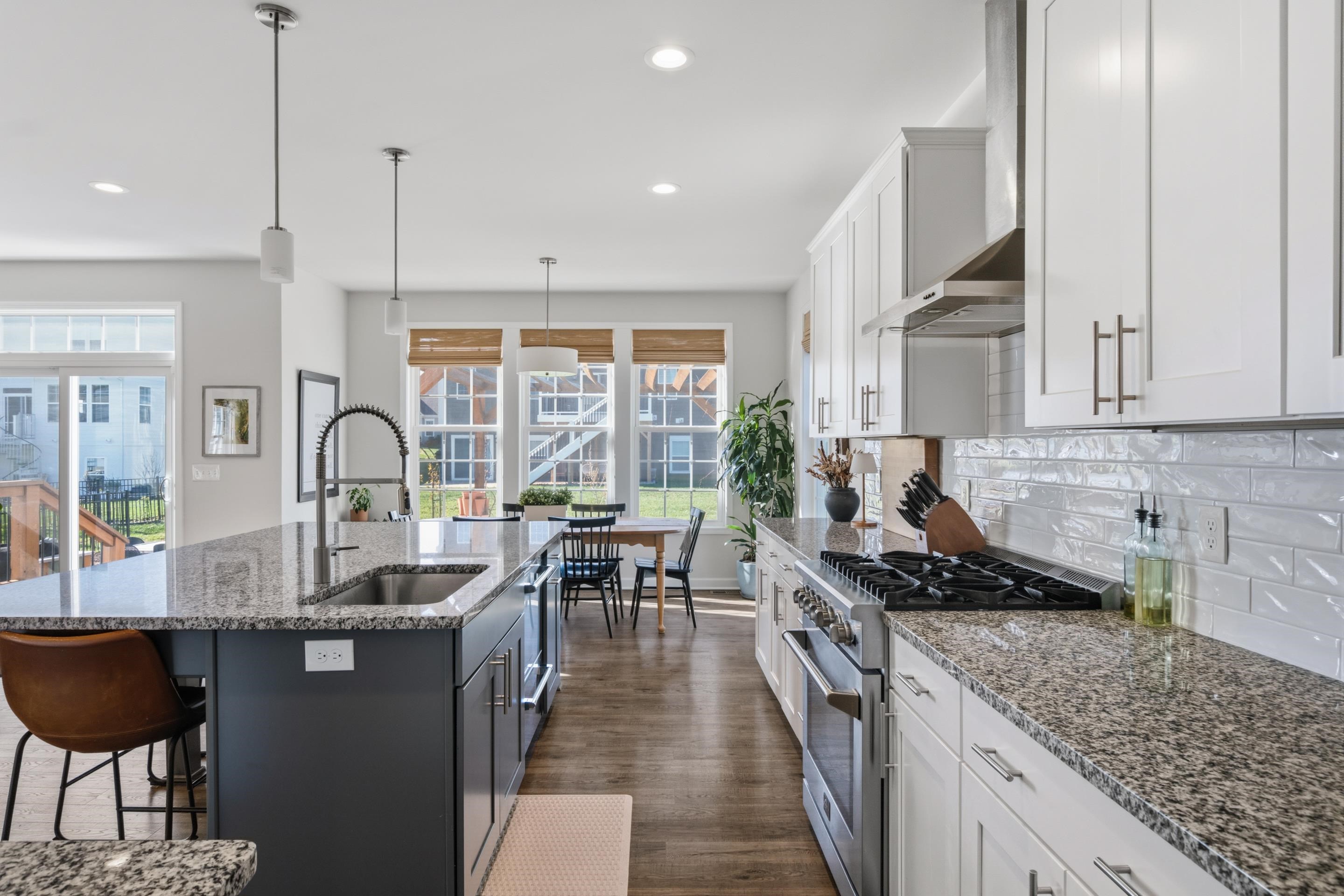 845 JEFFERSON Circle