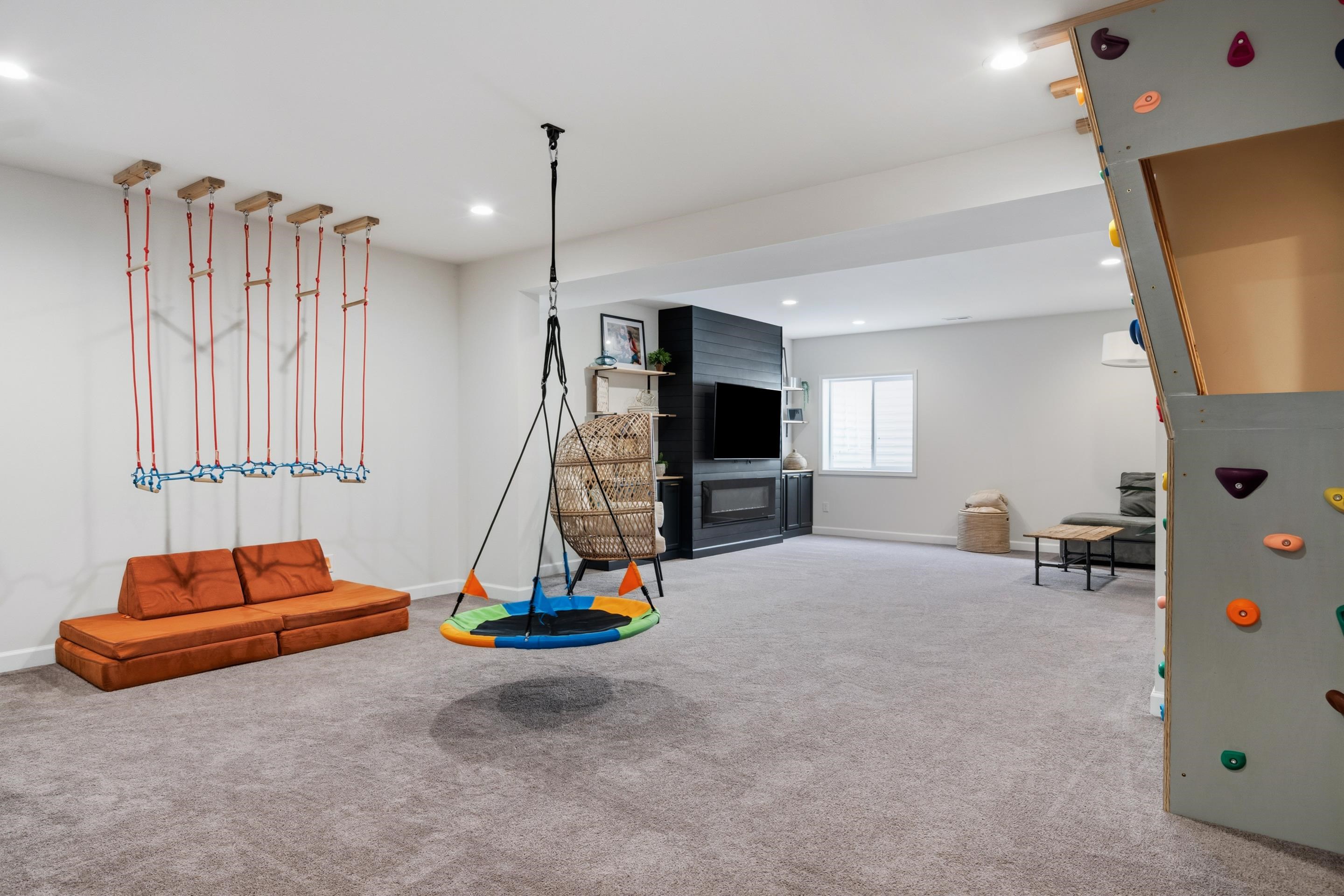 845 JEFFERSON Circle