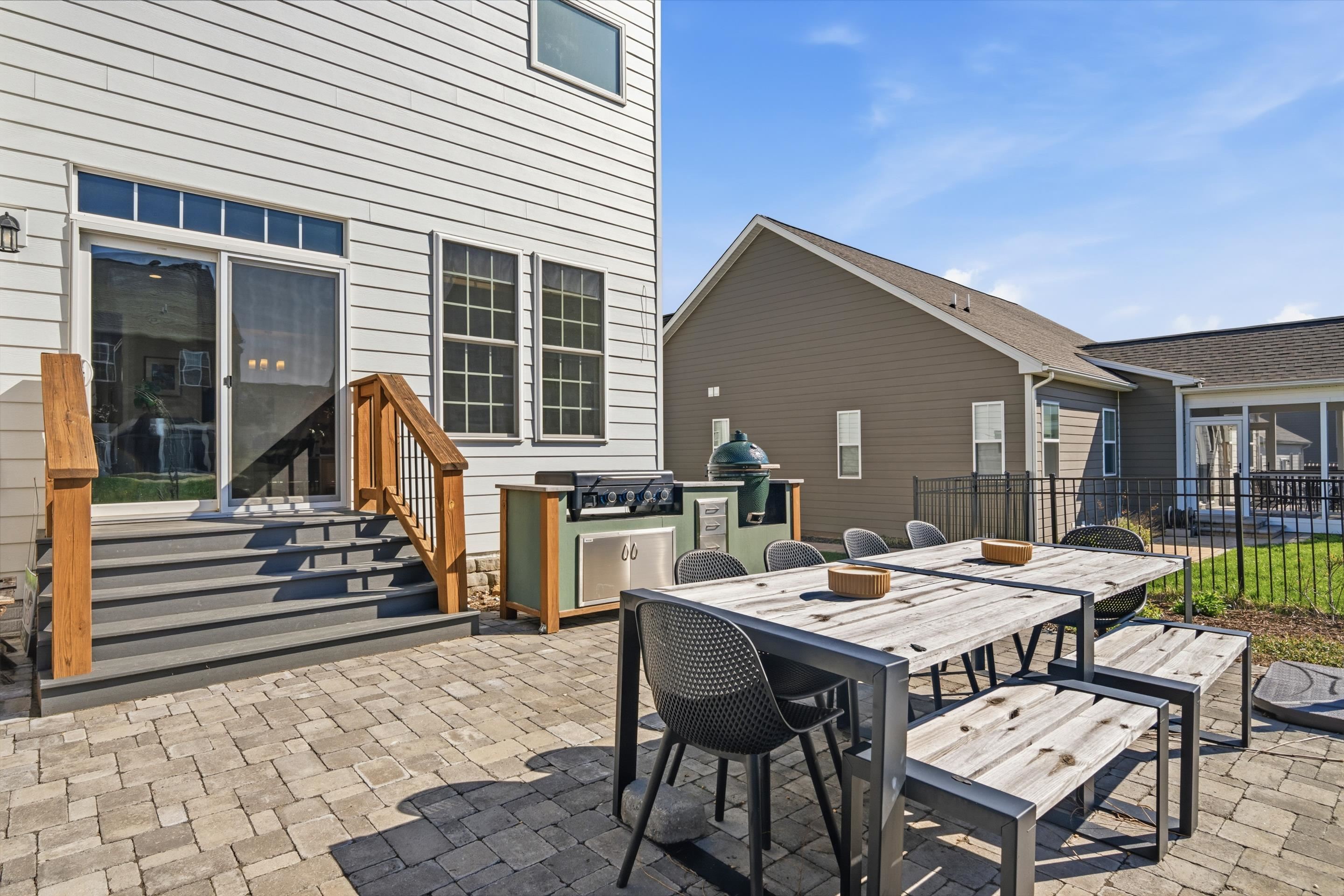 845 JEFFERSON Circle