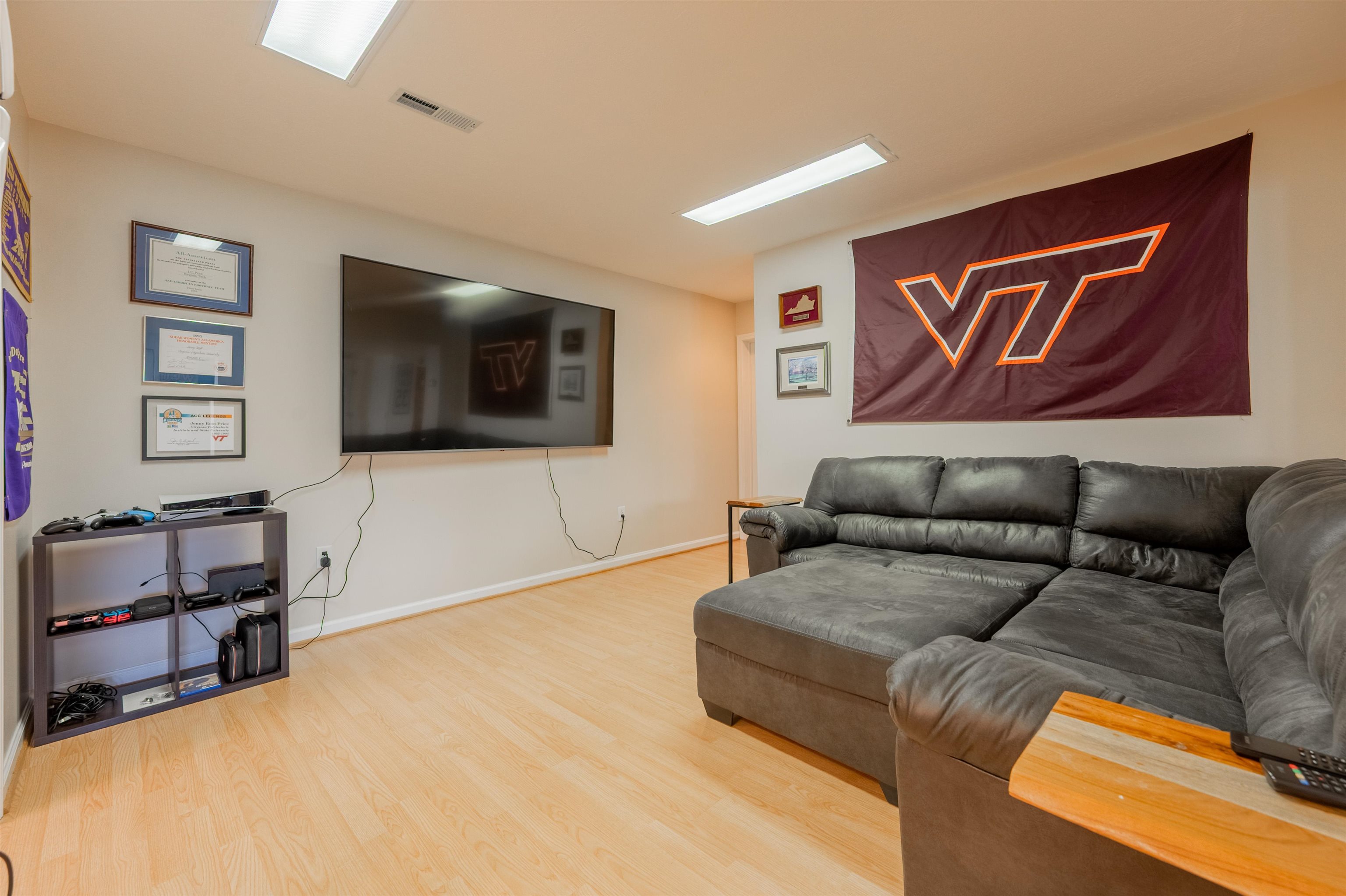 2206 Hardwick Street