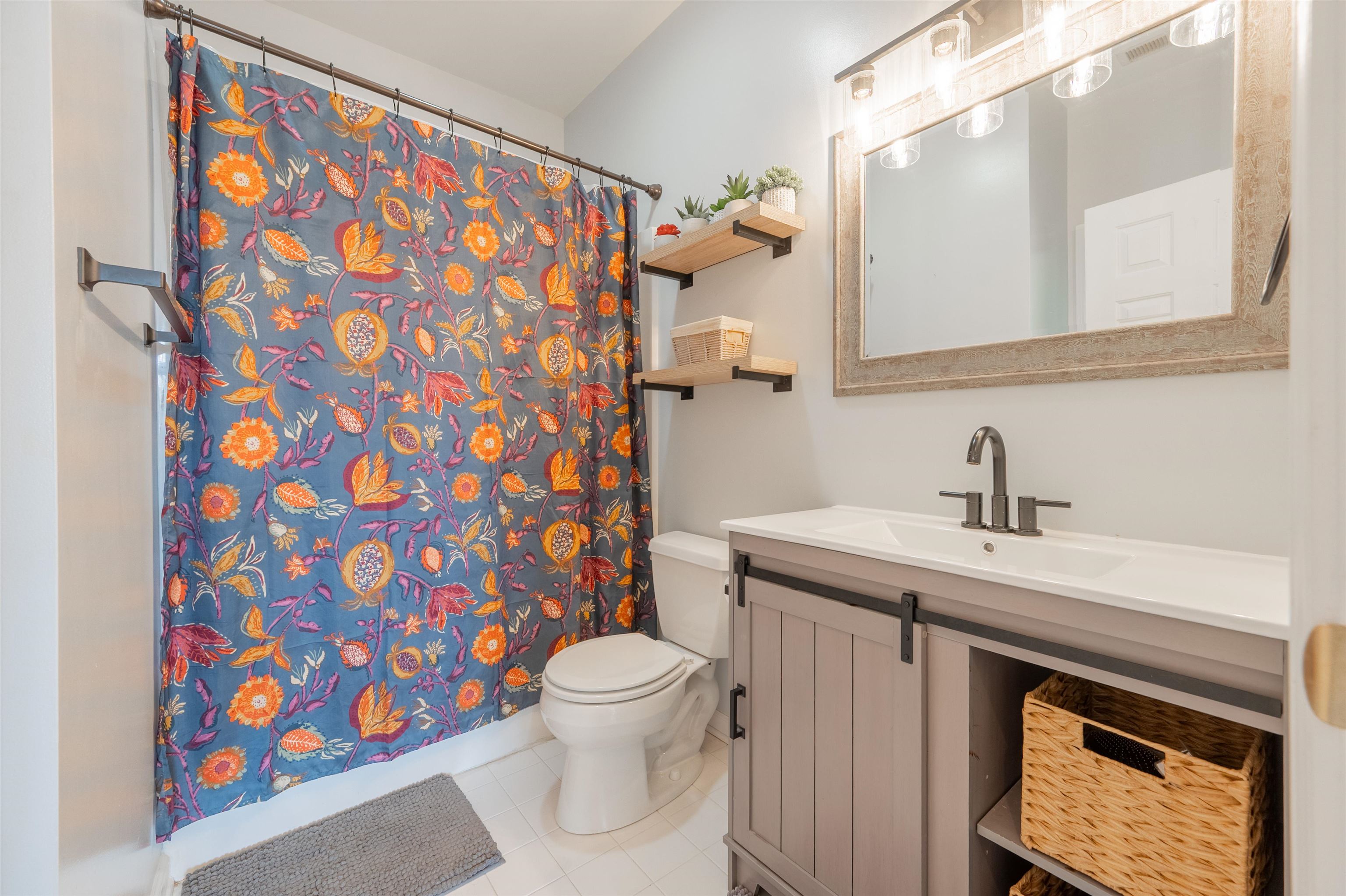 2206 Hardwick Street