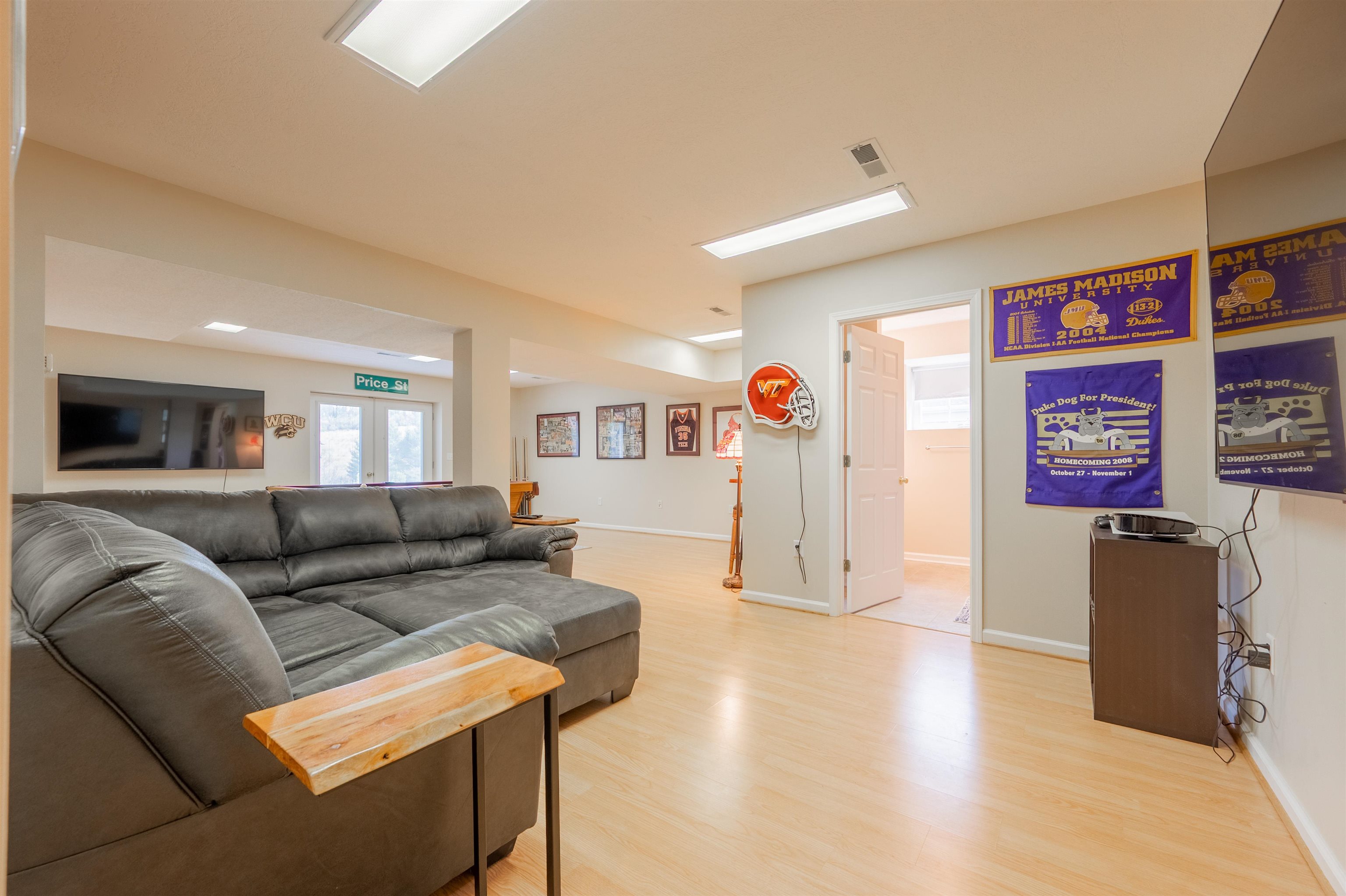 2206 Hardwick Street