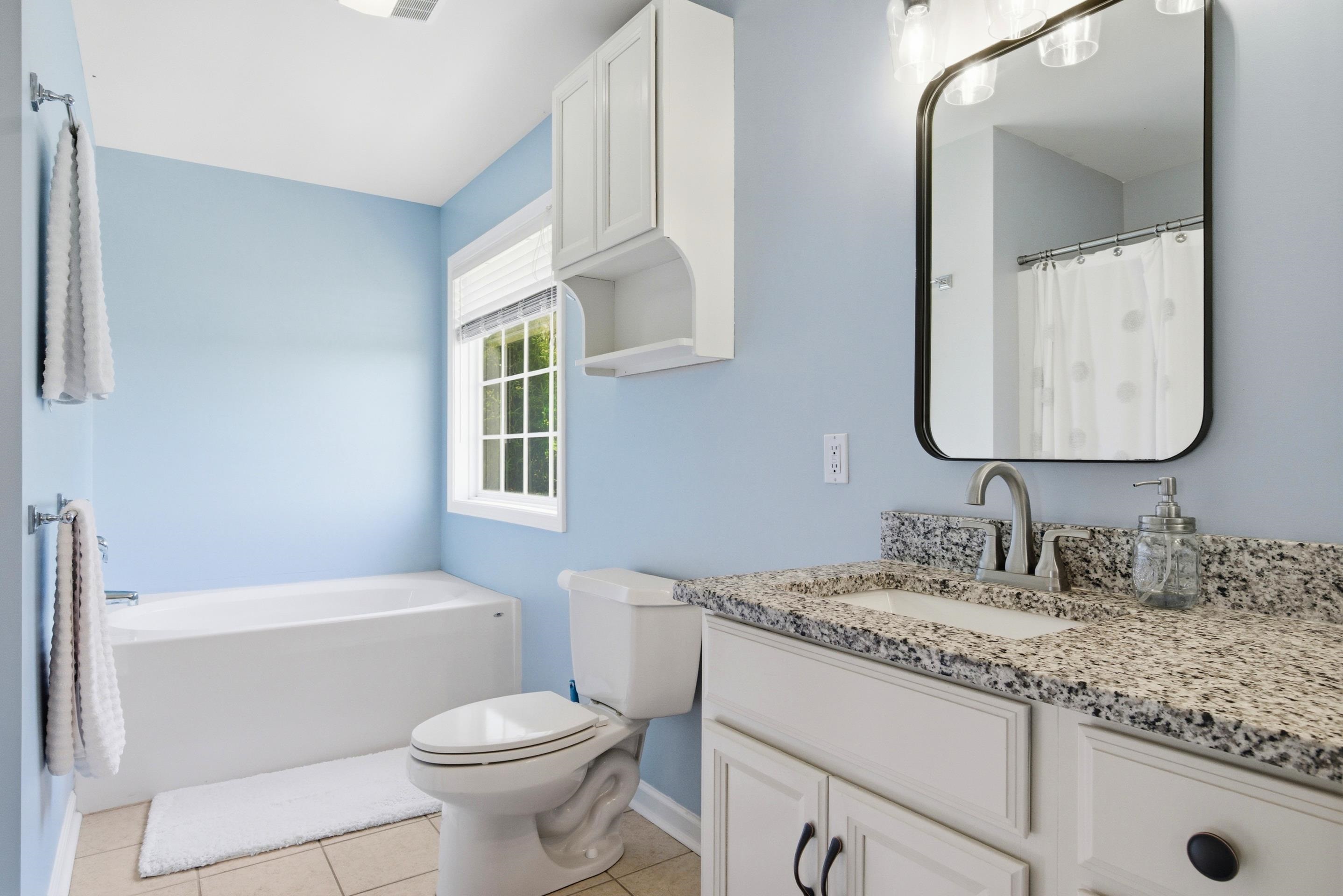5 King Charles Court NW