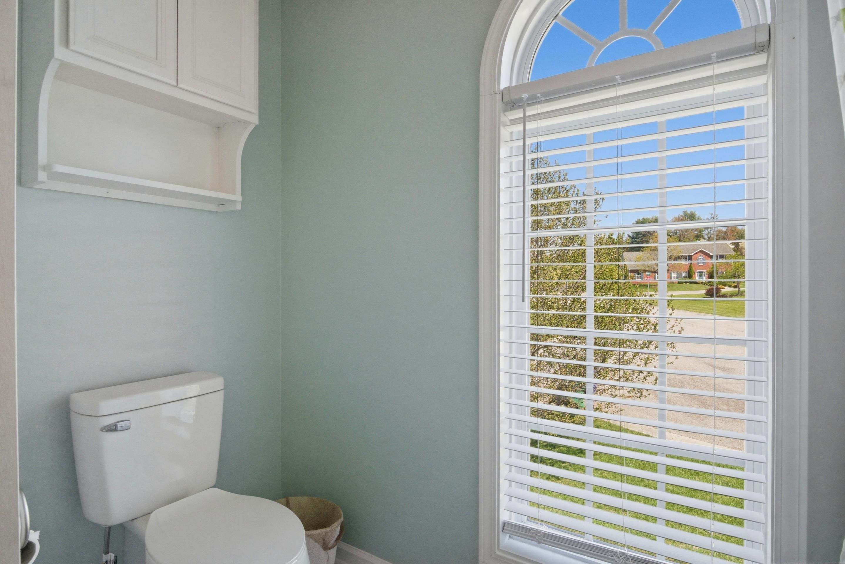 5 King Charles Court NW