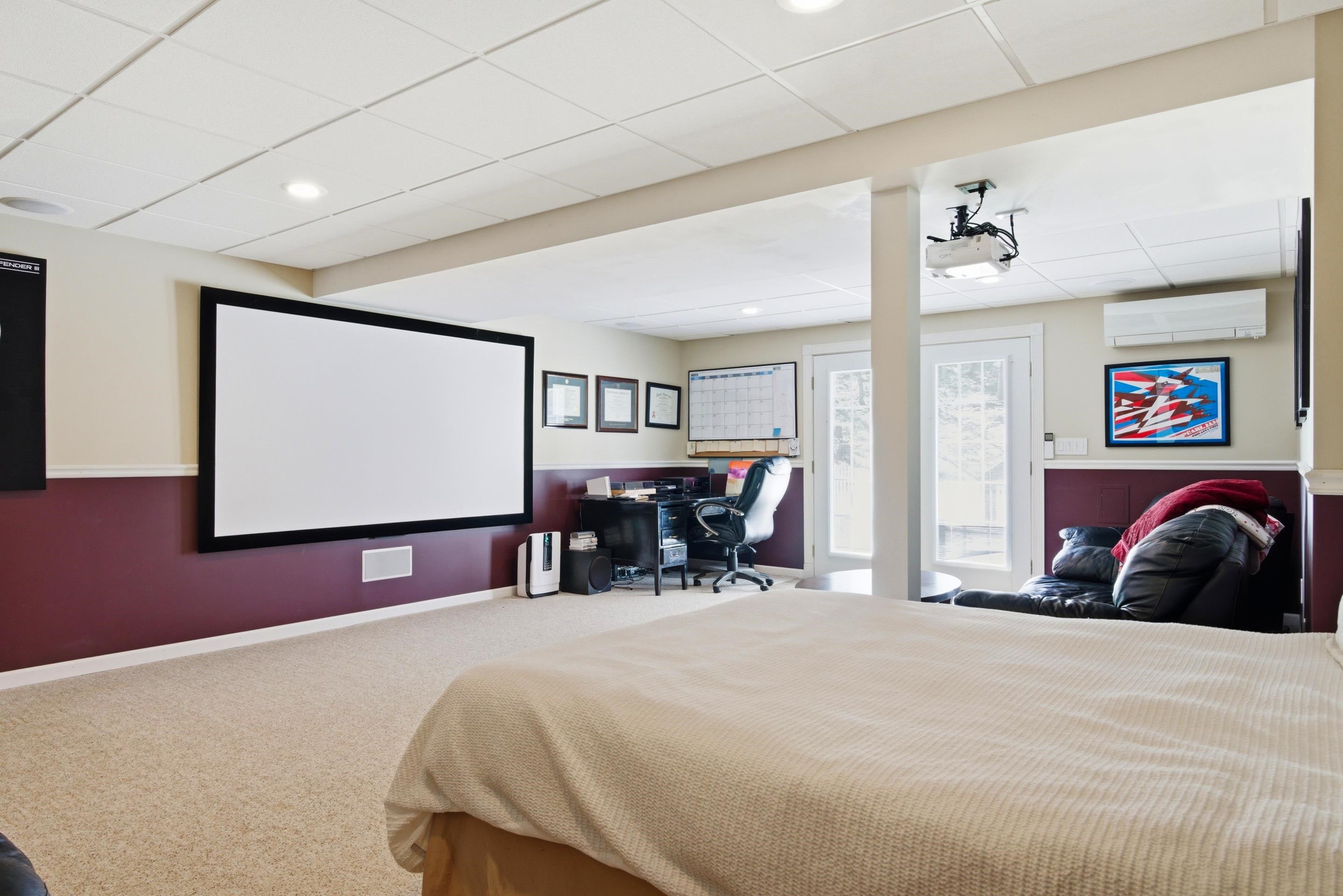 5 King Charles Court NW