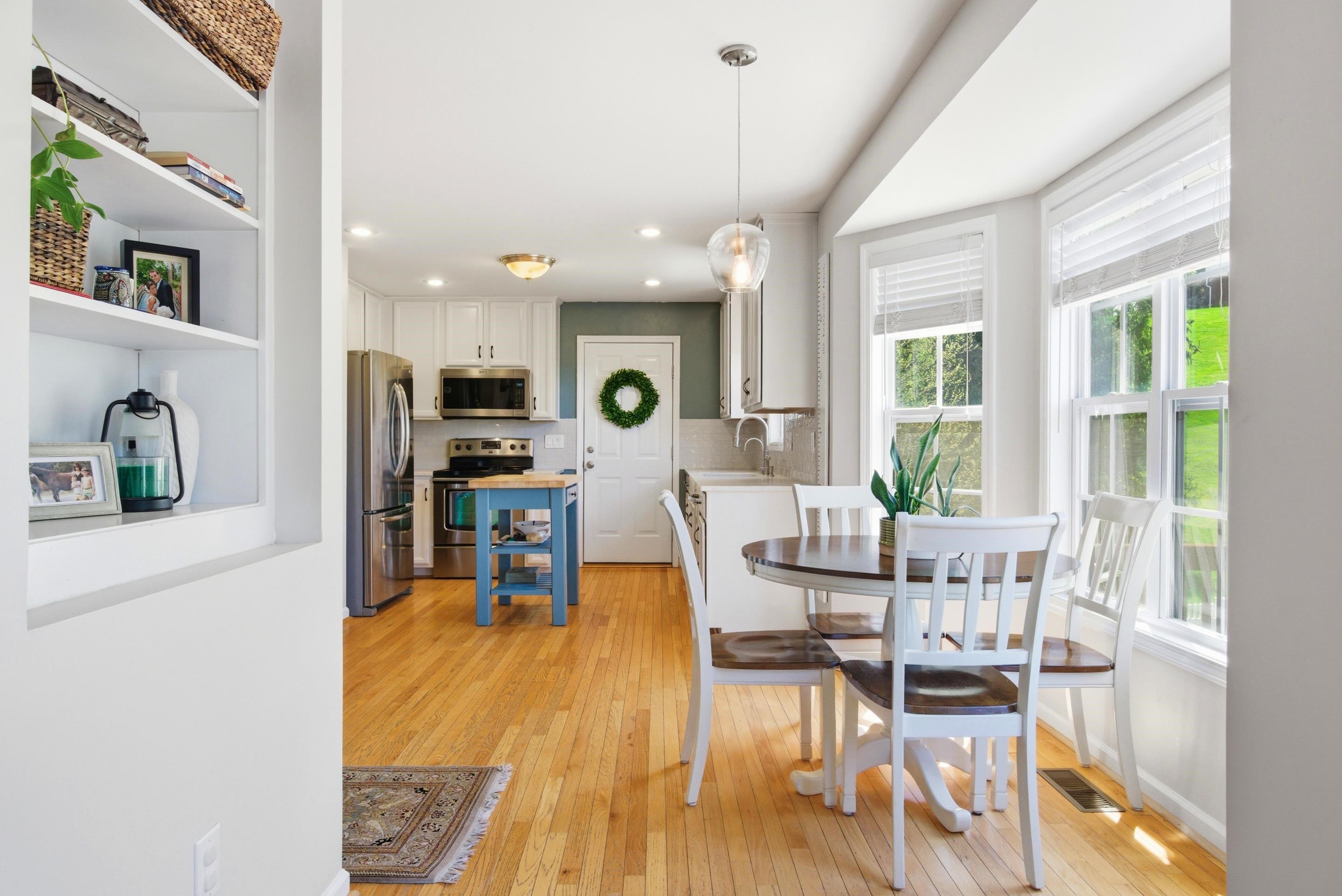 5 King Charles Court NW