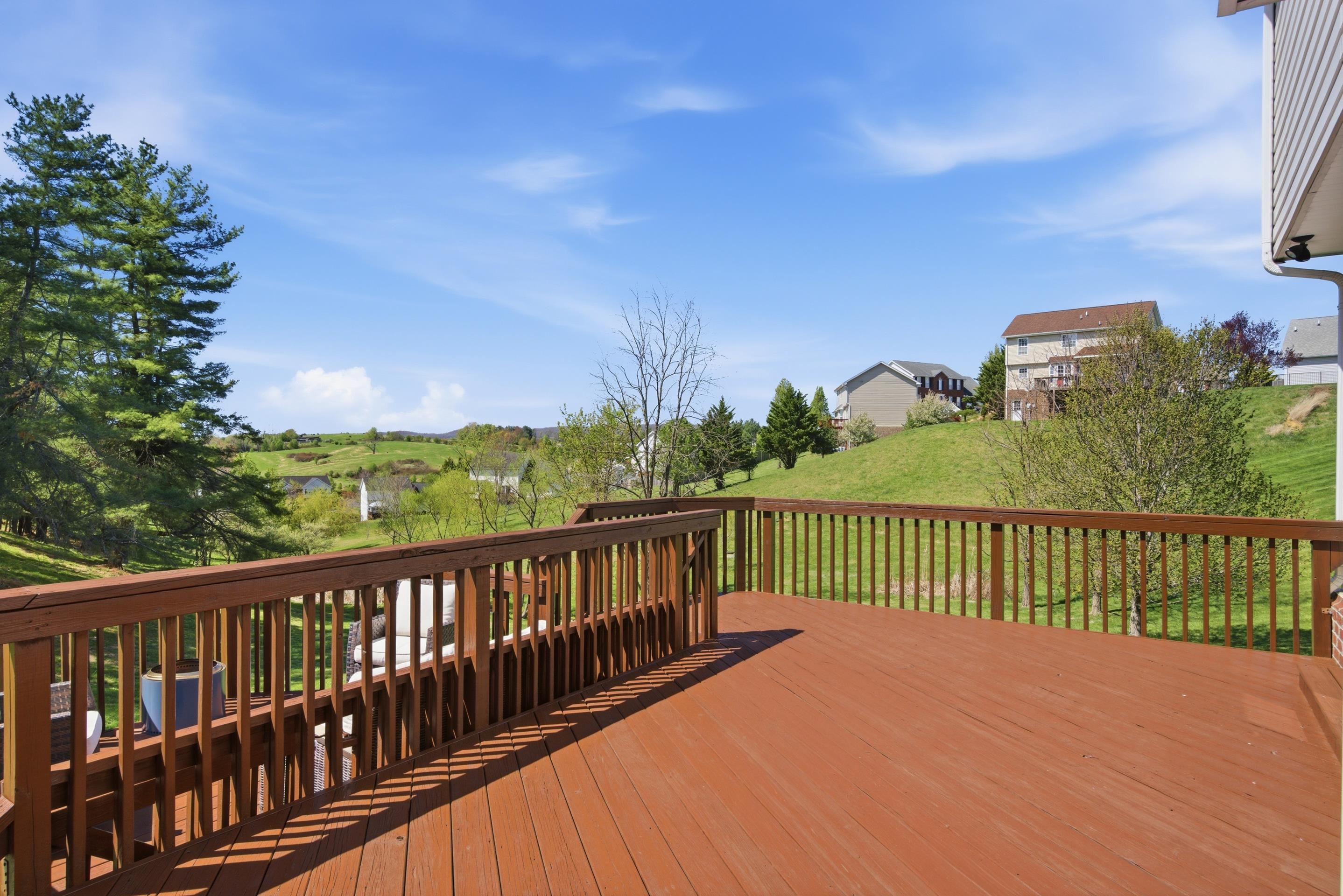 5 King Charles Court NW