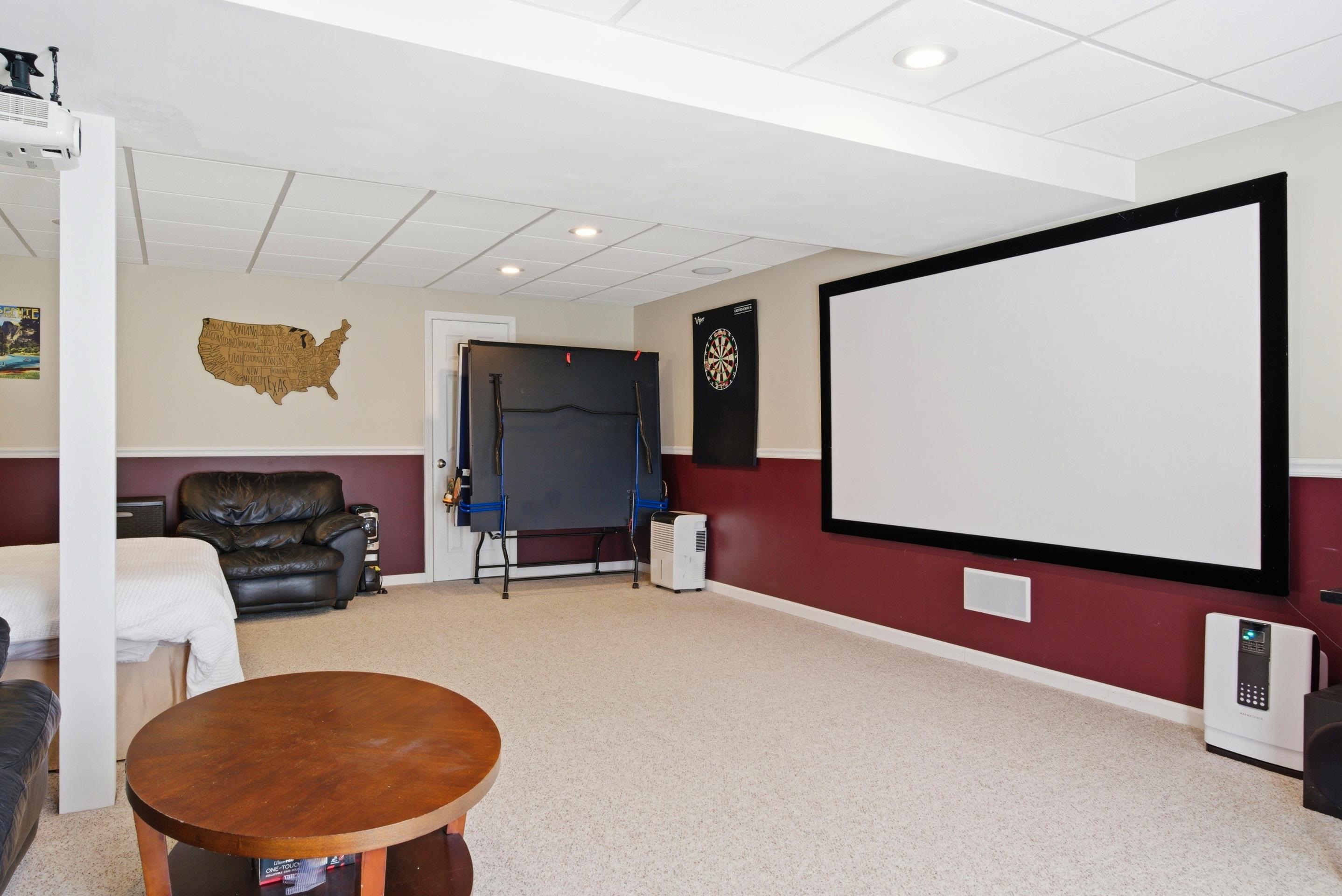 5 King Charles Court NW