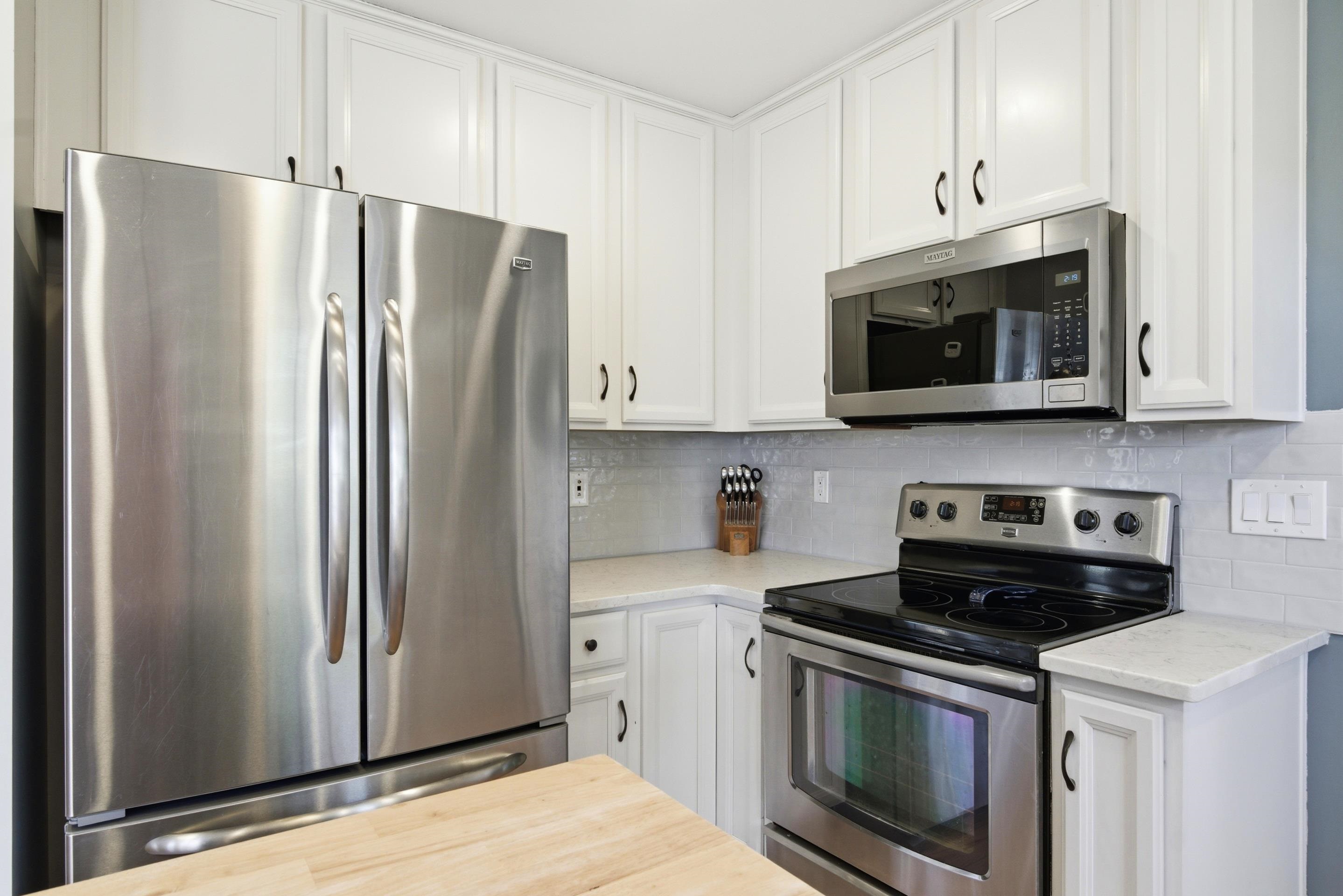 5 King Charles Court NW