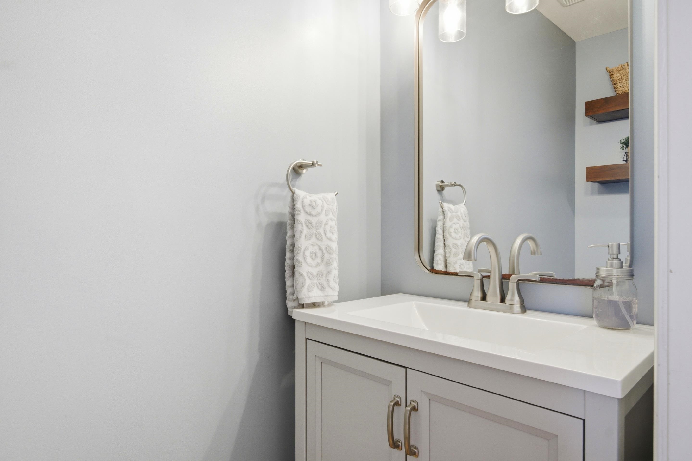 5 King Charles Court NW