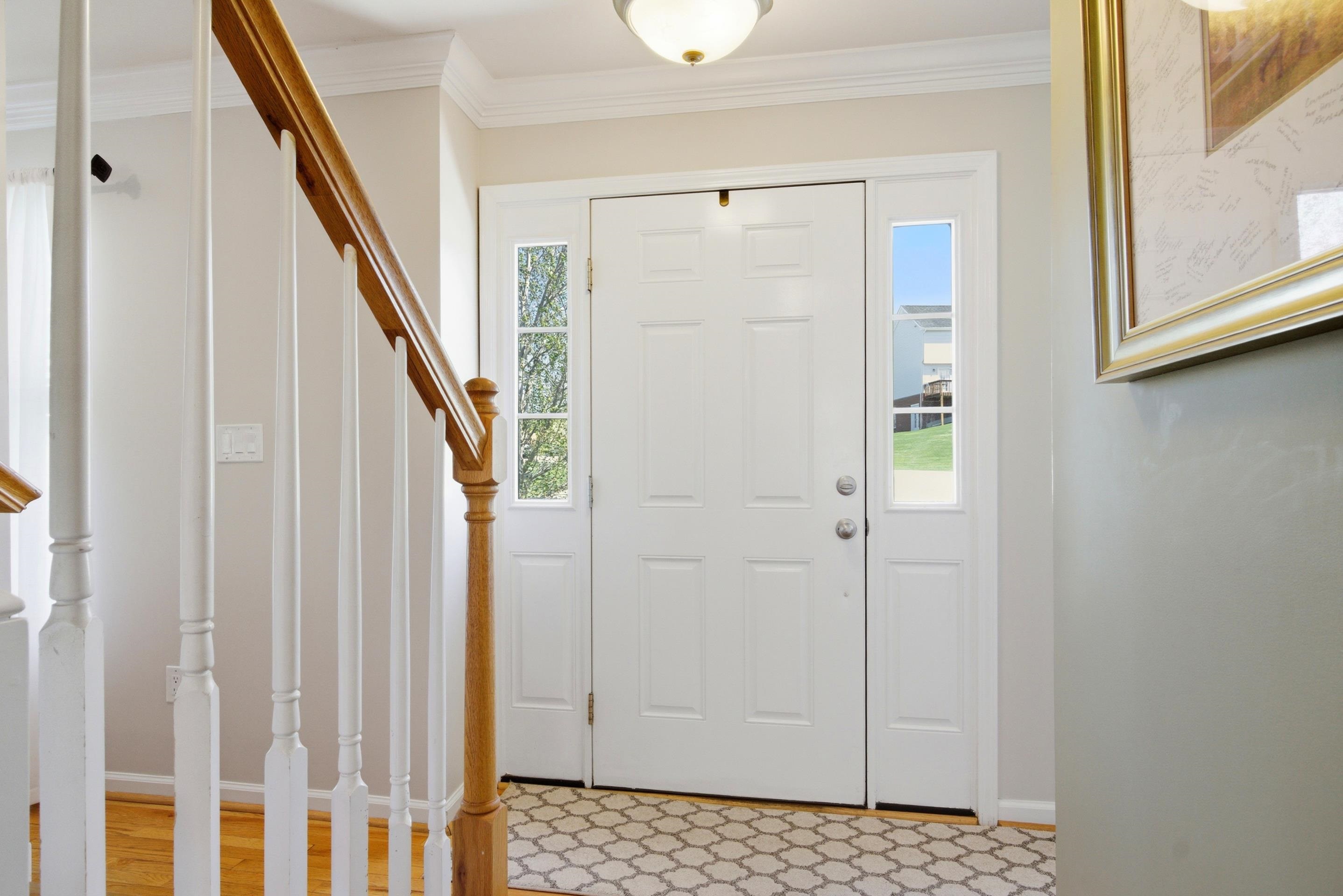 5 King Charles Court NW