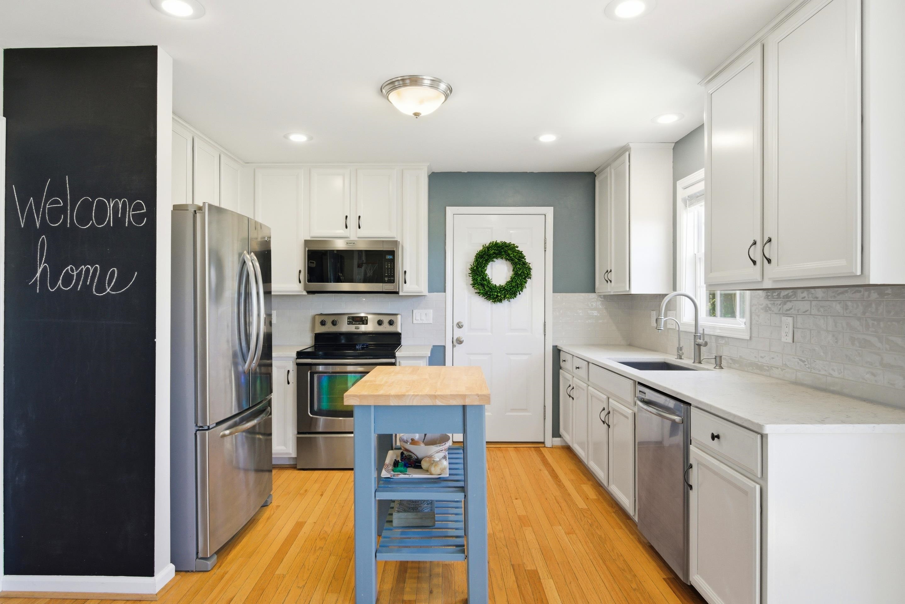 5 King Charles Court NW