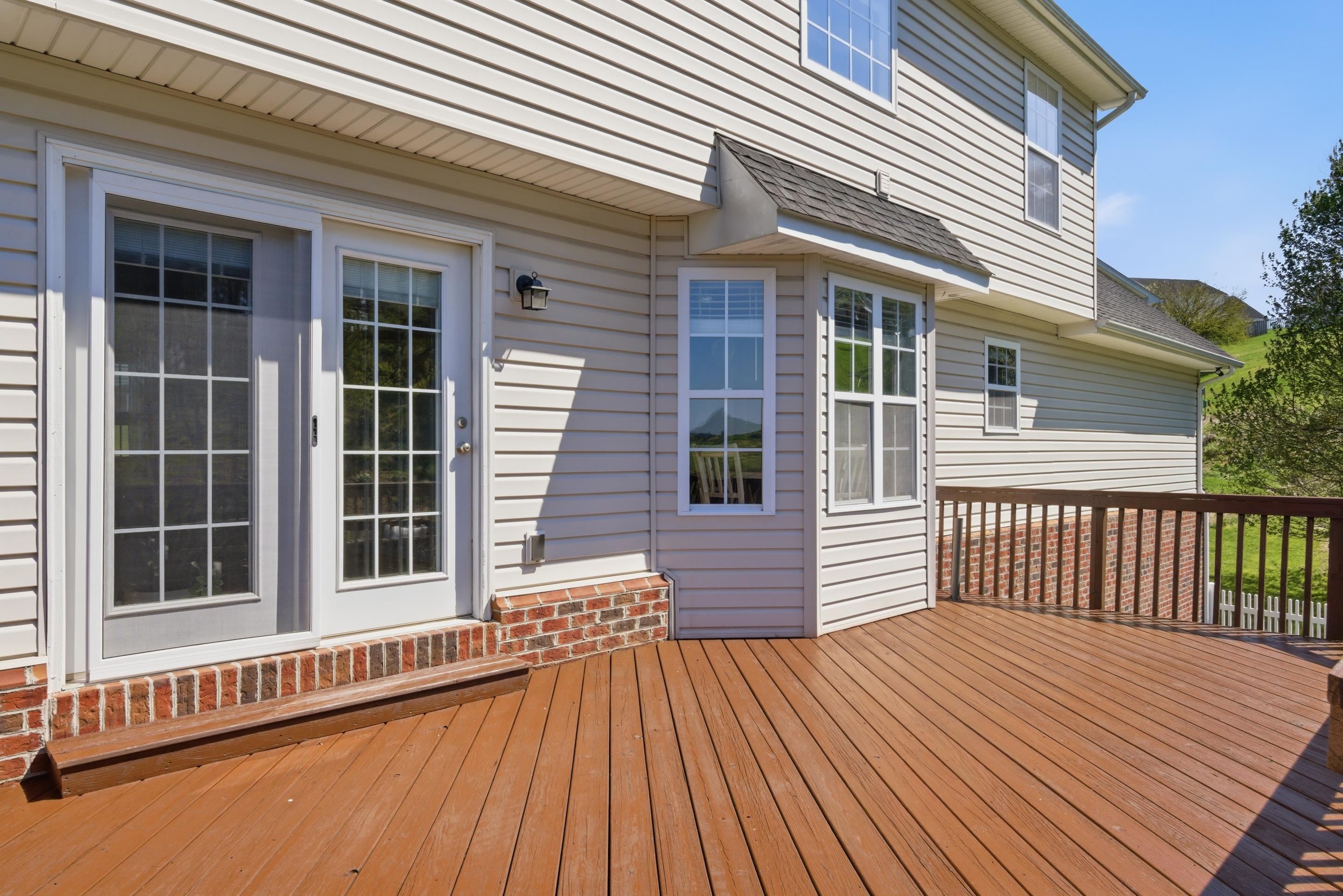 5 King Charles Court NW