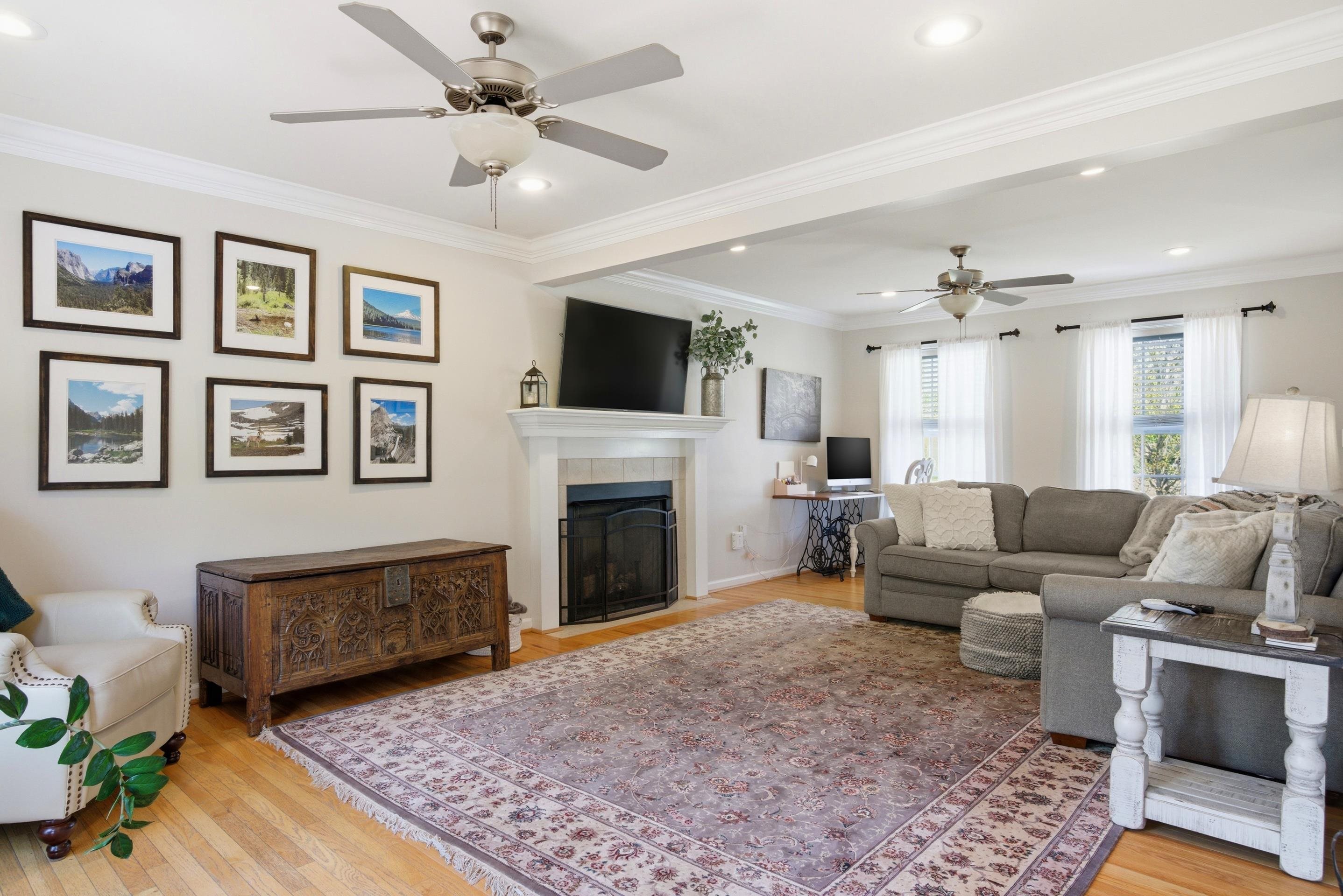 5 King Charles Court NW