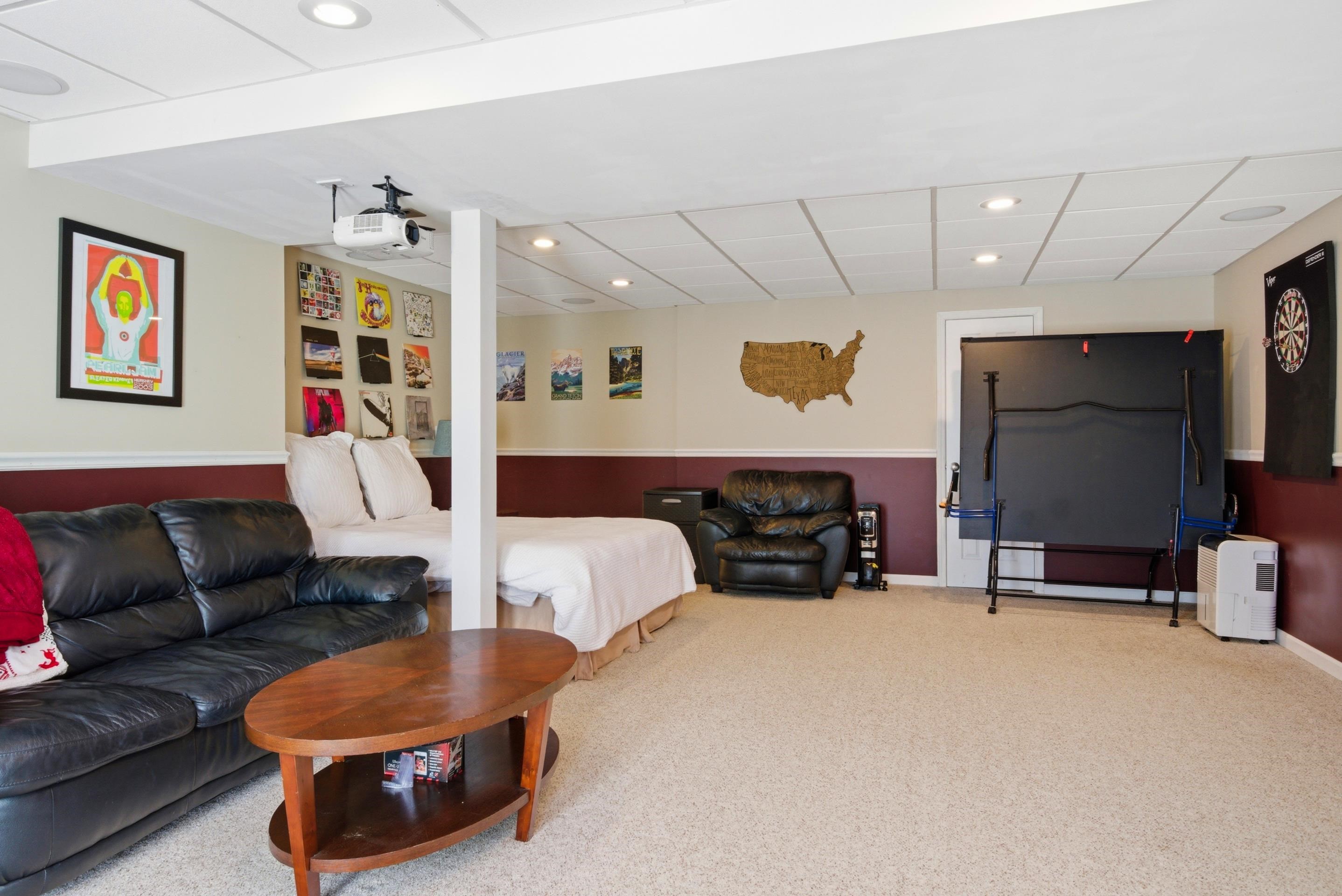 5 King Charles Court NW