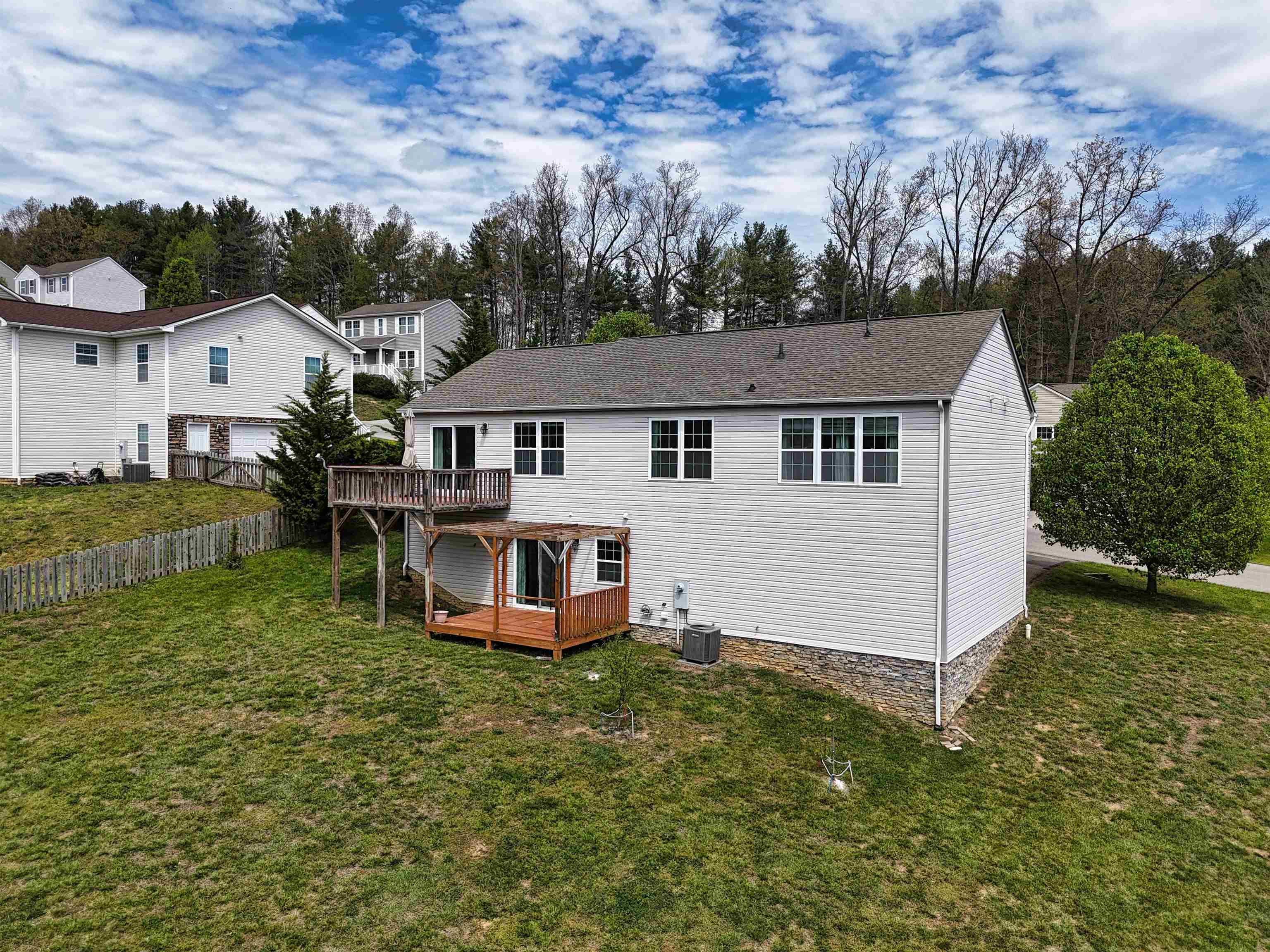 1410 SHERWOOD Drive