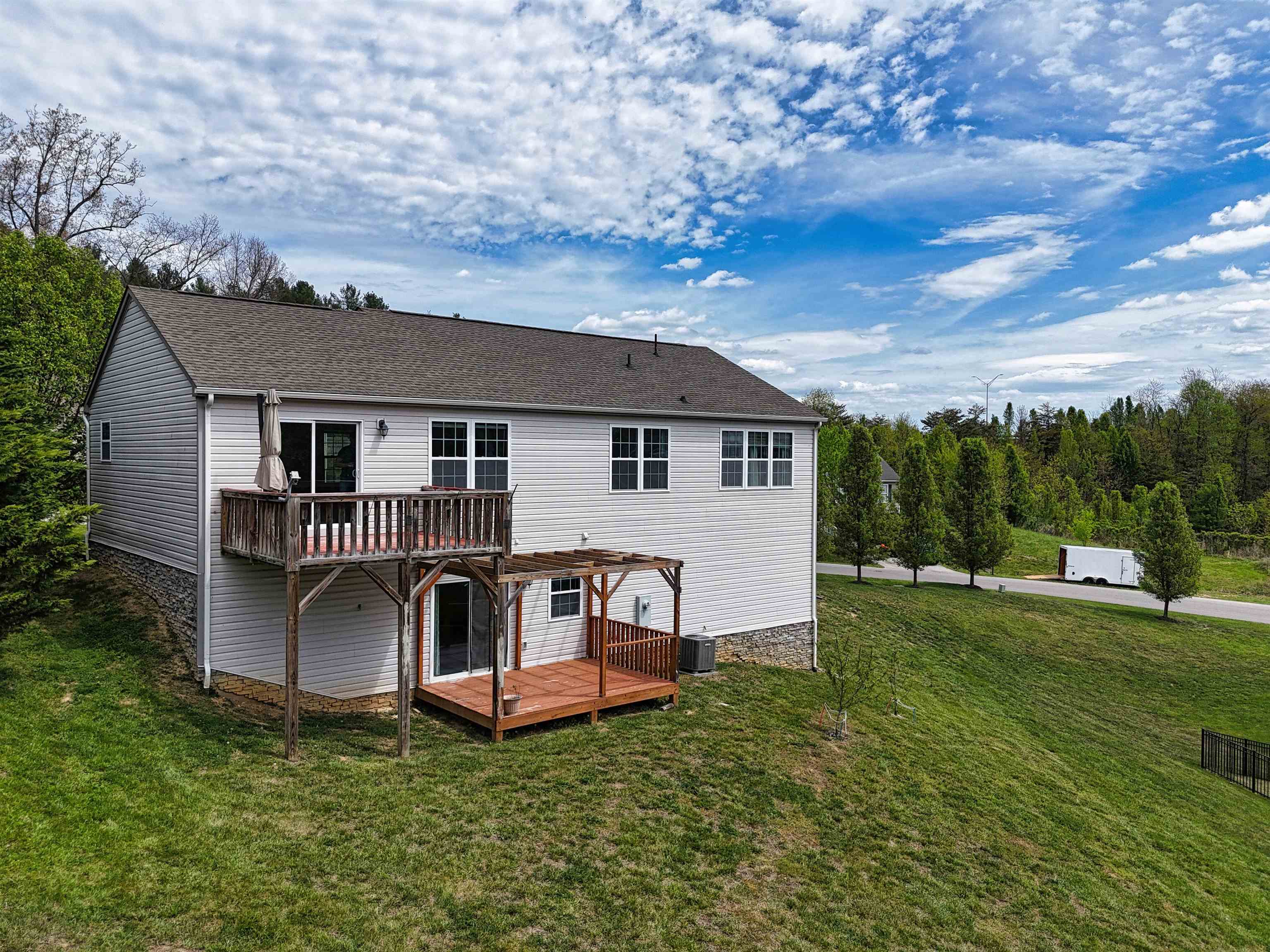 1410 SHERWOOD Drive