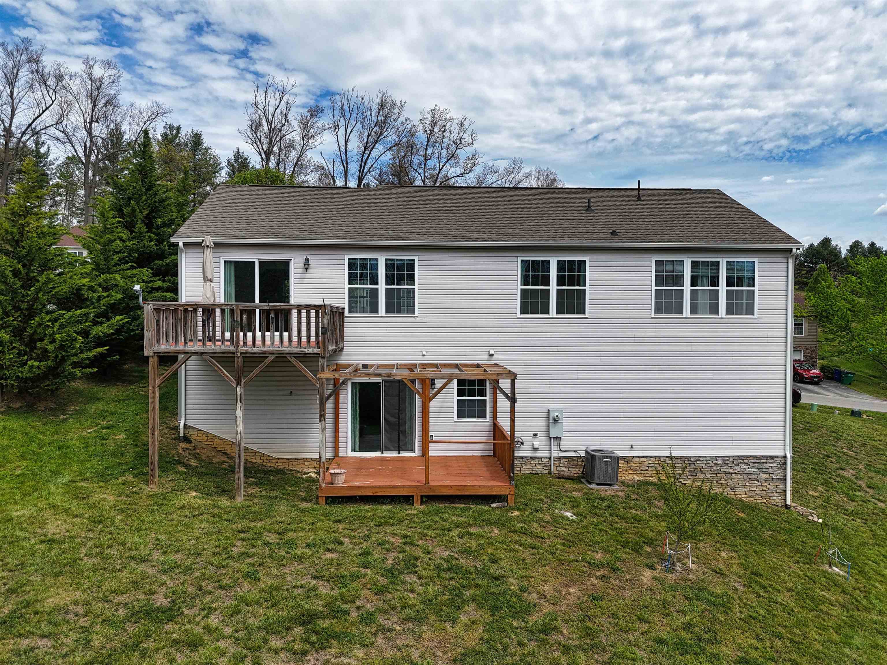 1410 SHERWOOD Drive