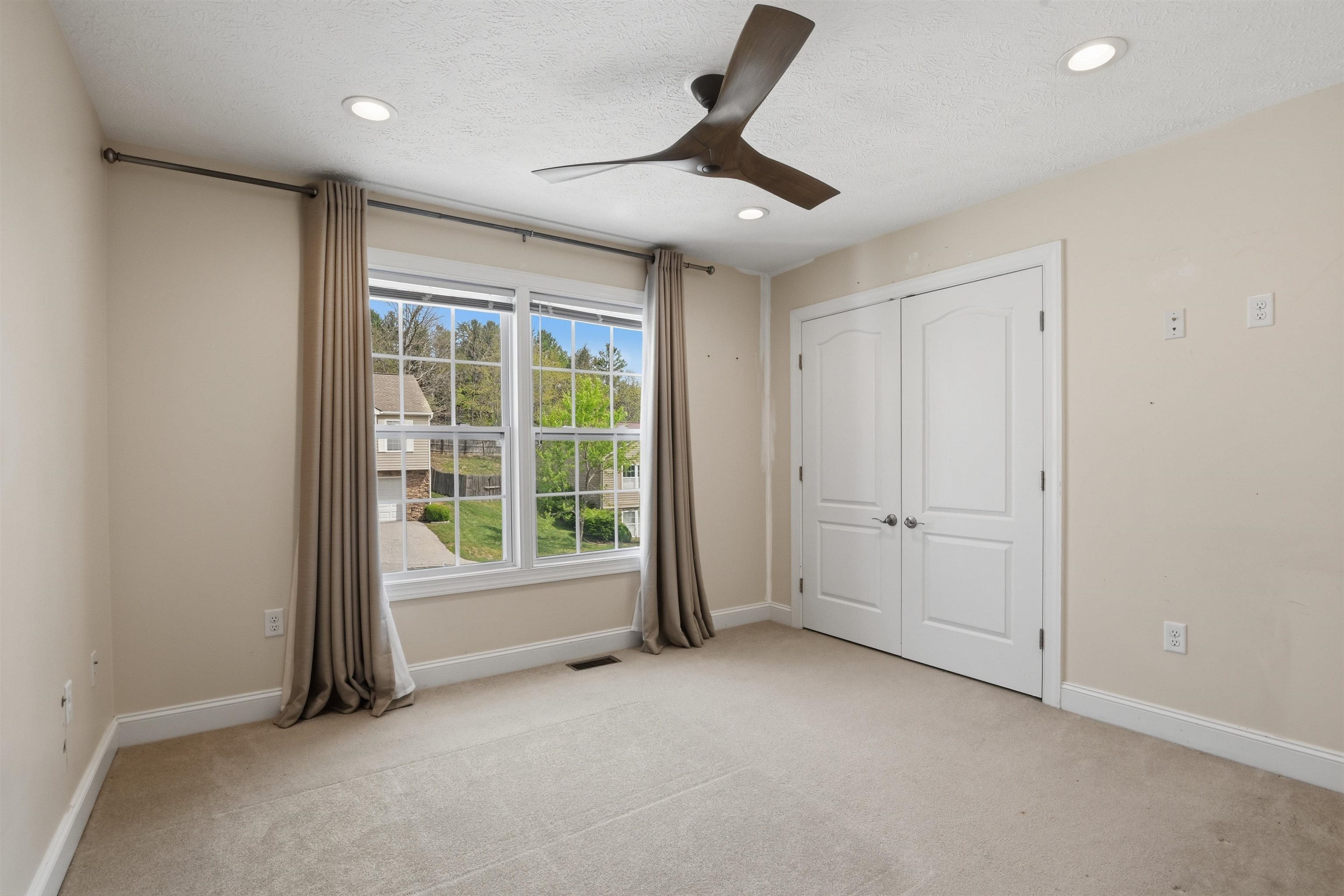 1410 SHERWOOD Drive