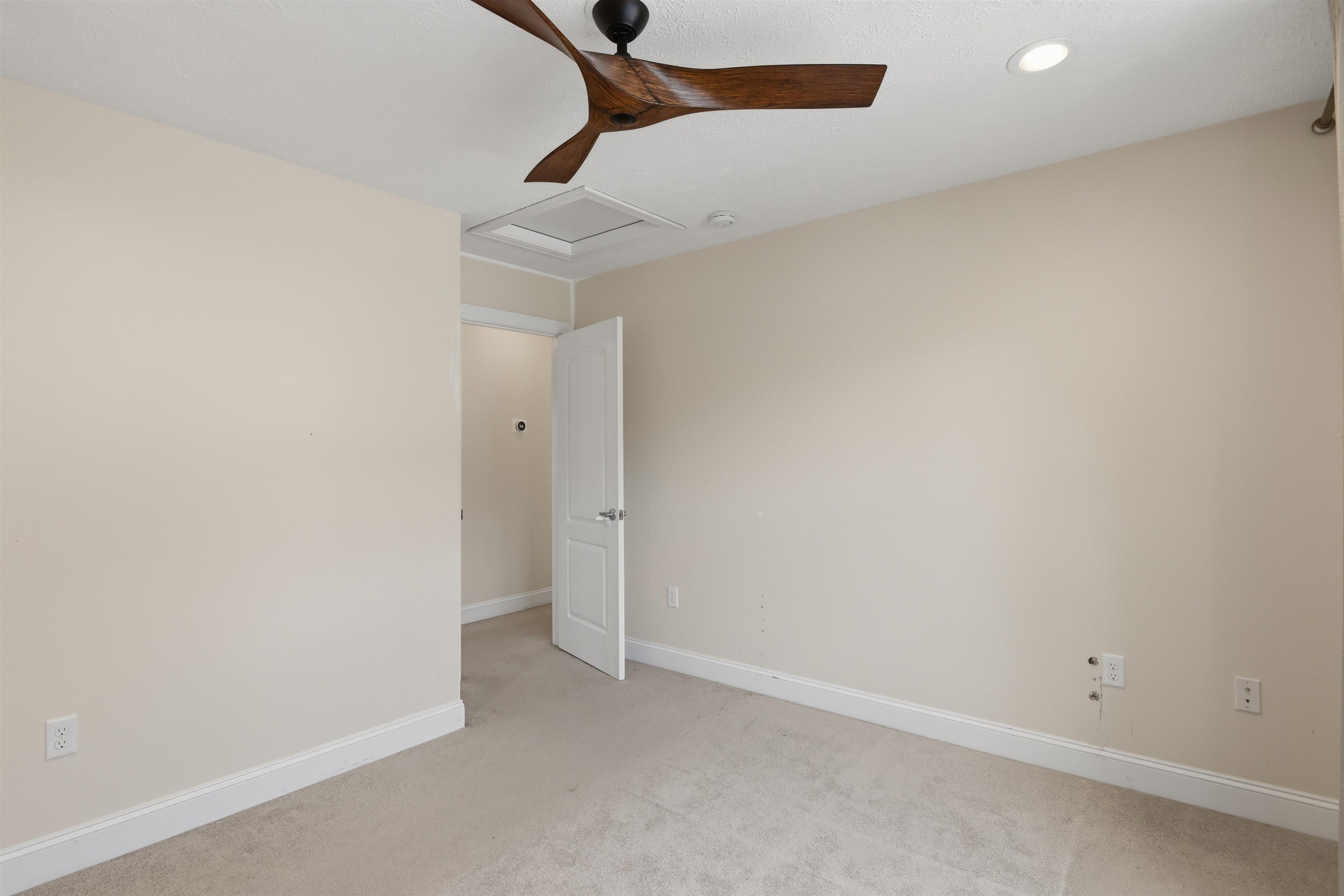 1410 SHERWOOD Drive