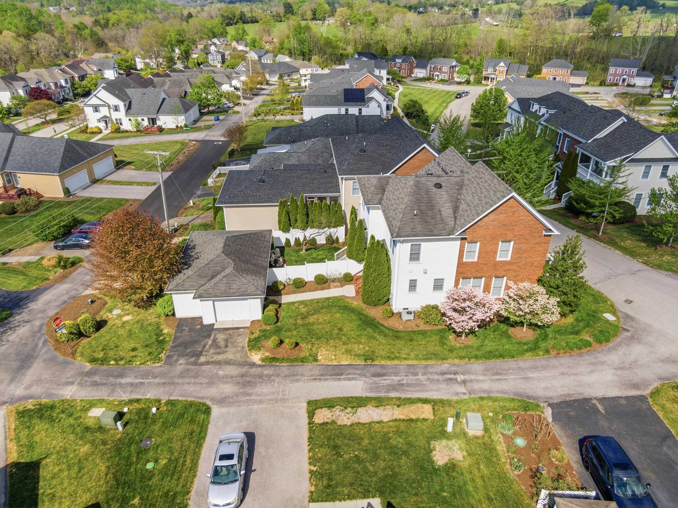 1701 TRILLIUM Lane