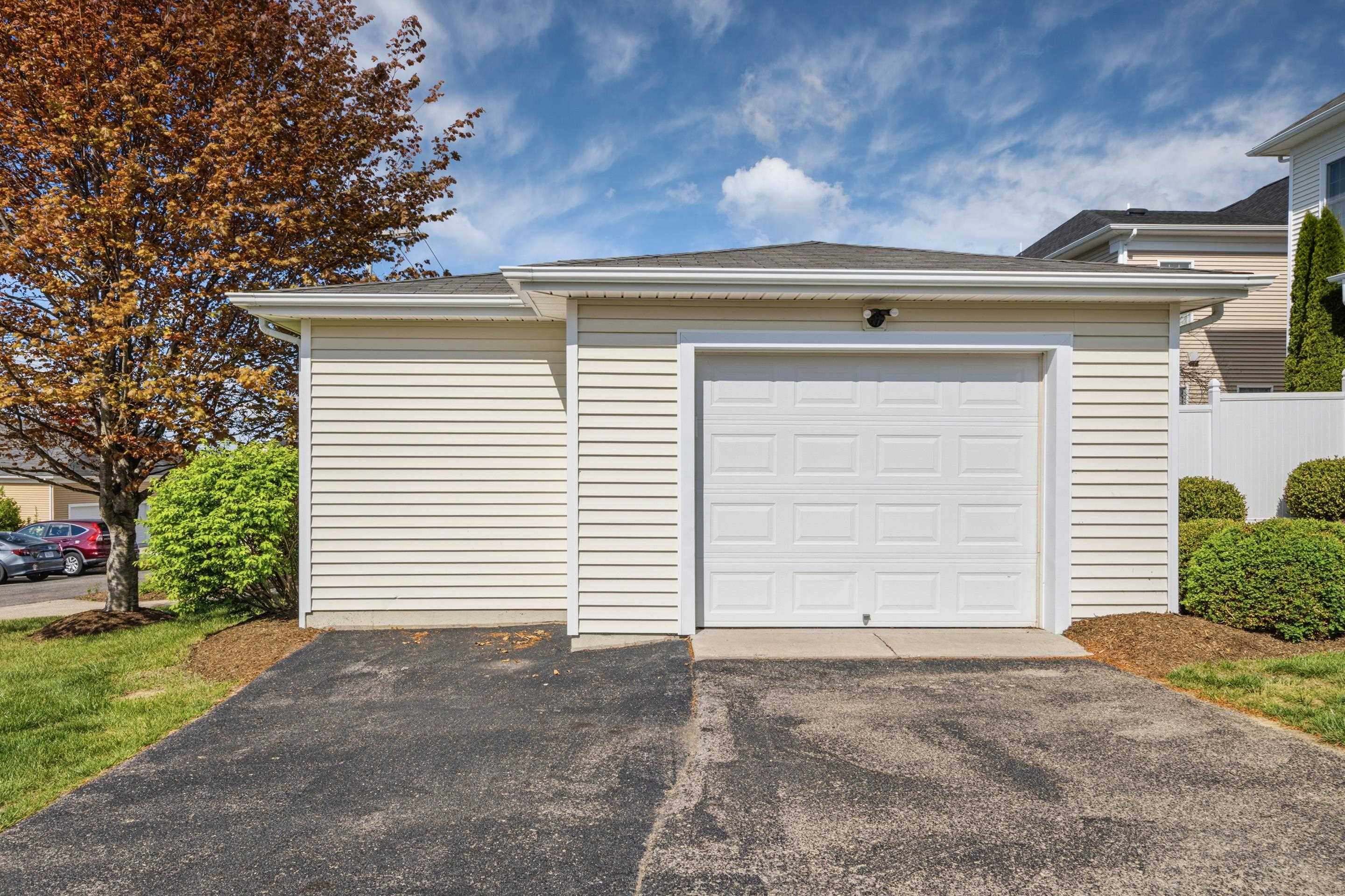1701 TRILLIUM Lane