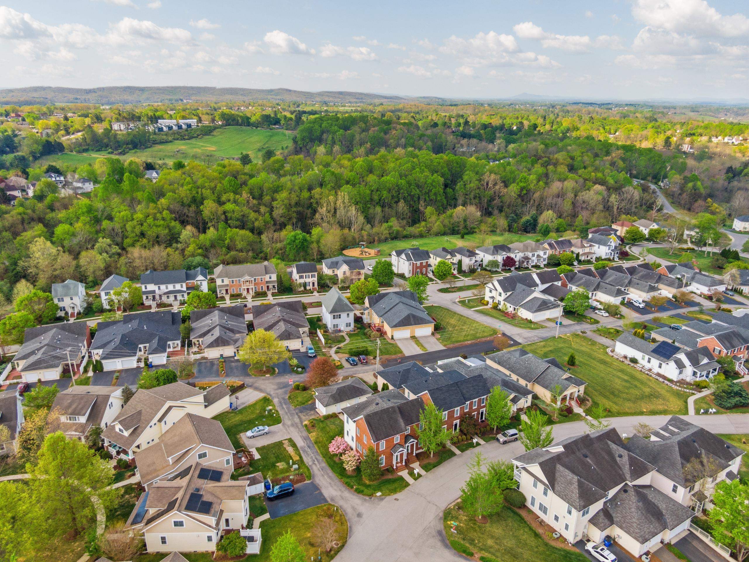 1701 TRILLIUM Lane
