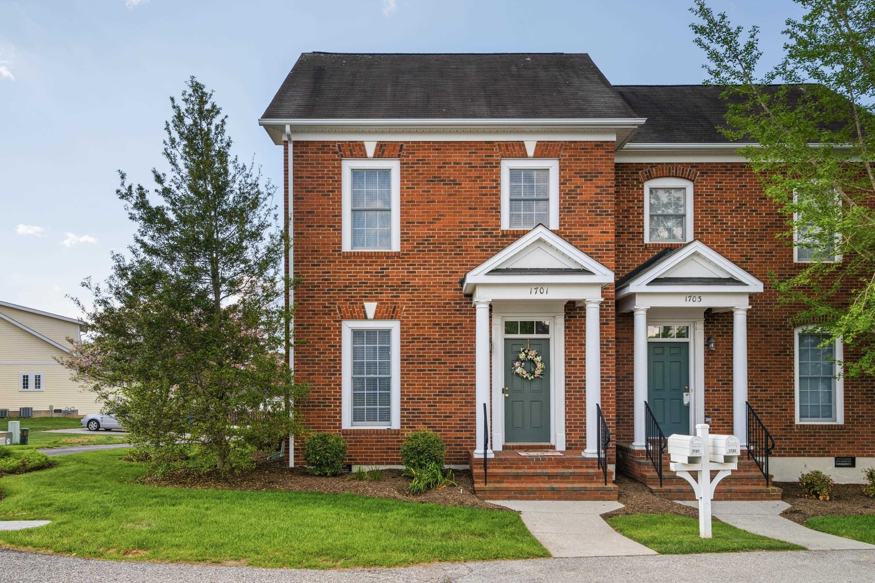 1701 TRILLIUM Lane