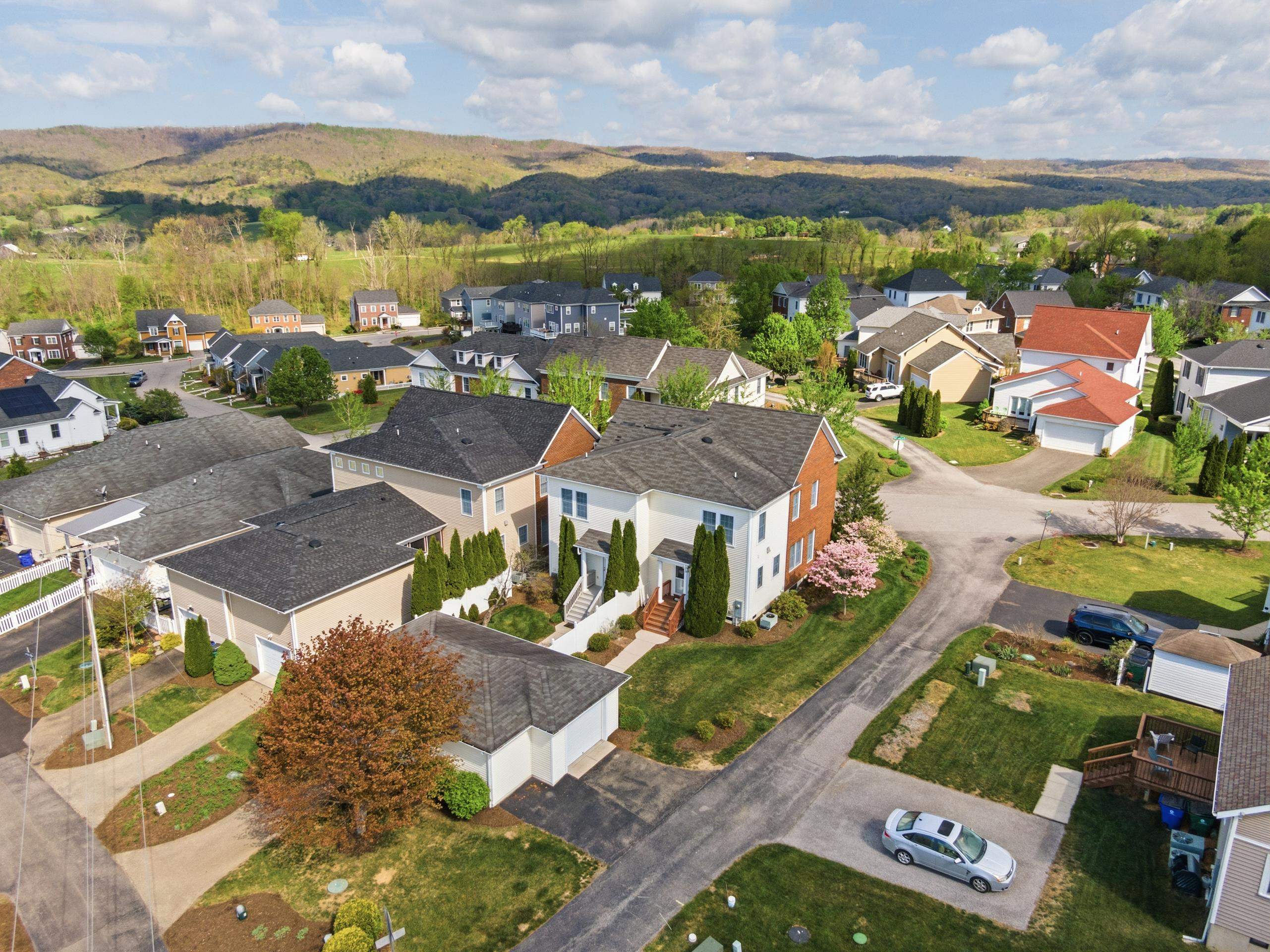 1701 TRILLIUM Lane