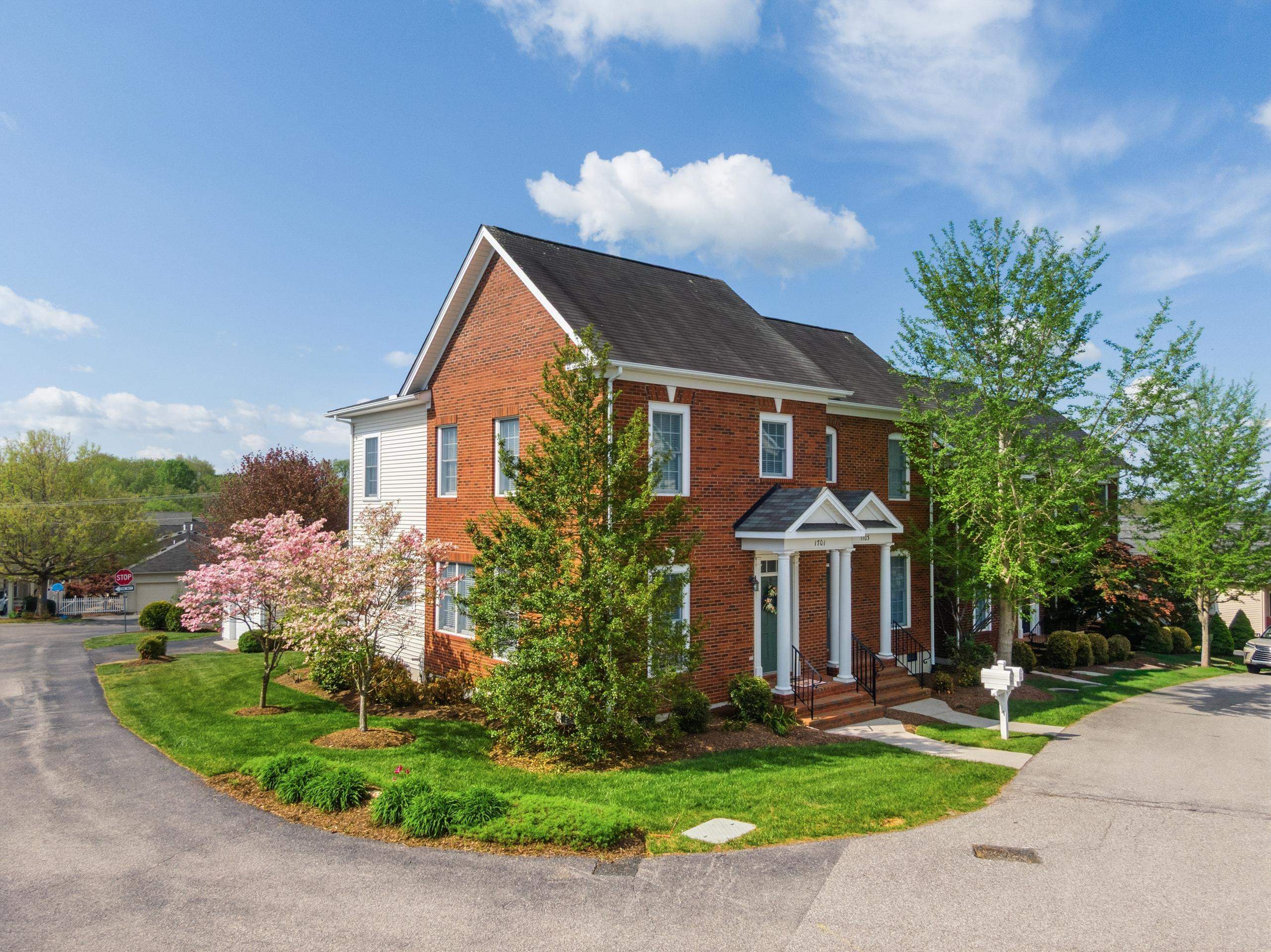 1701 TRILLIUM Lane