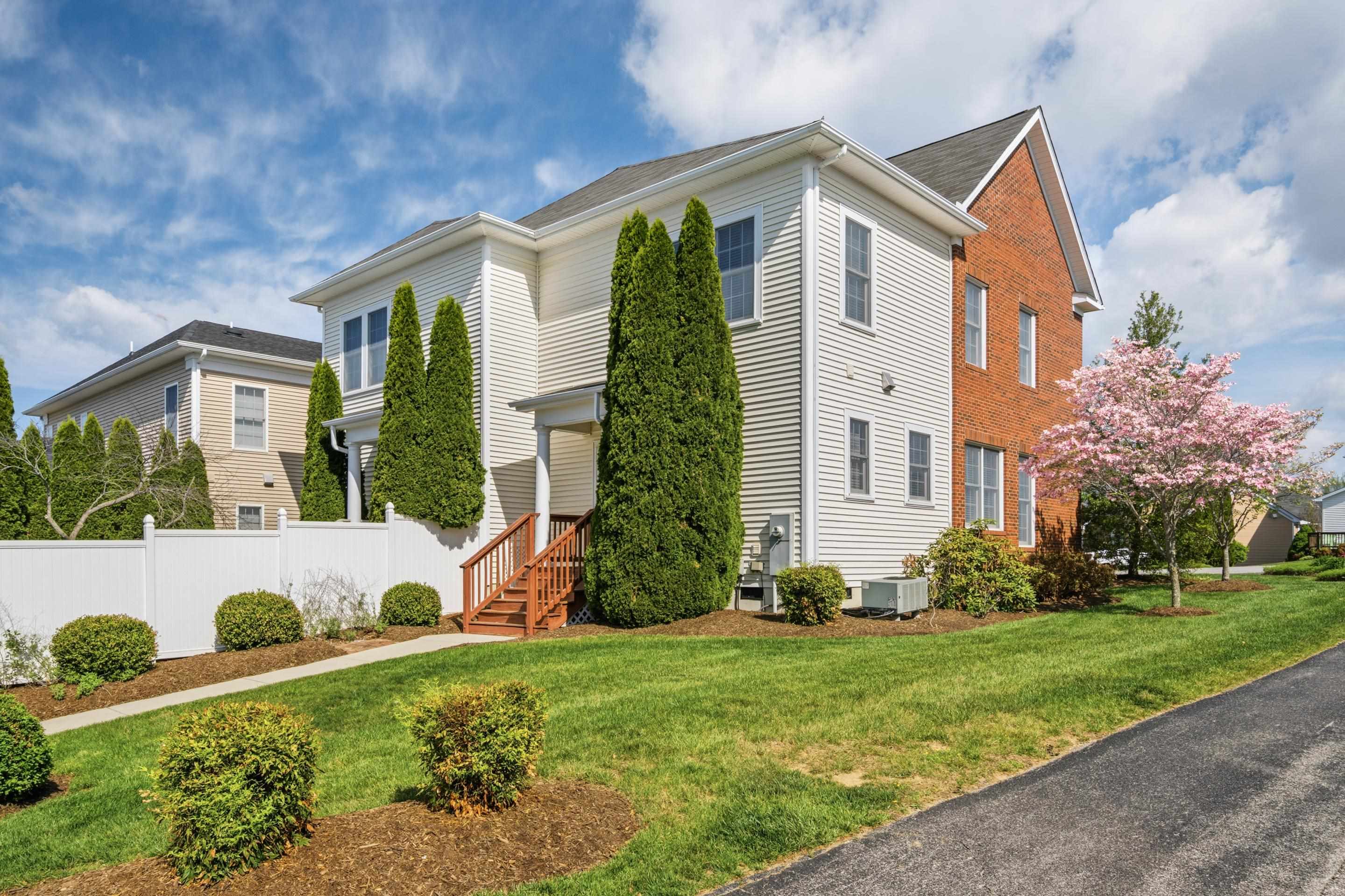 1701 TRILLIUM Lane