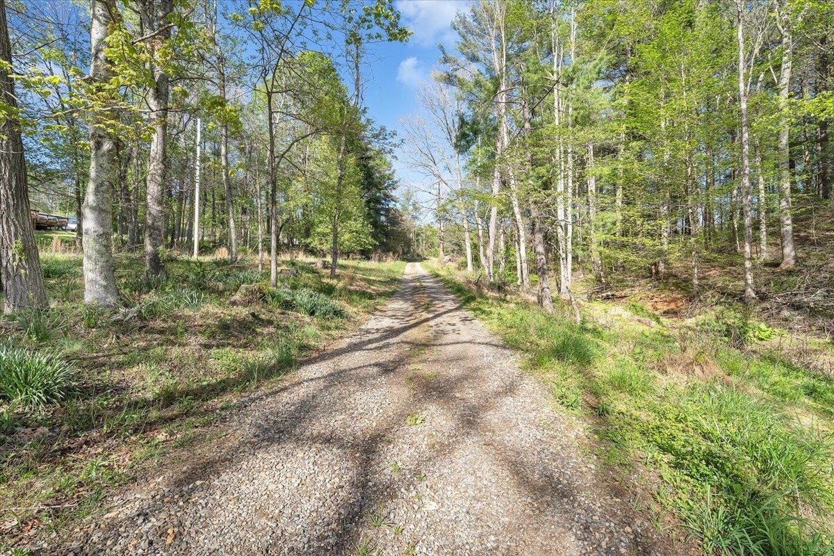 1547 Kings Store Road NE