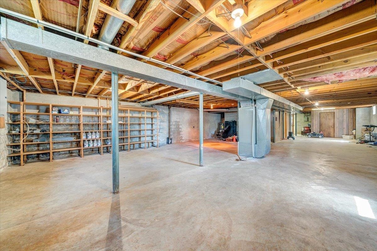 1547 Kings Store Road NE