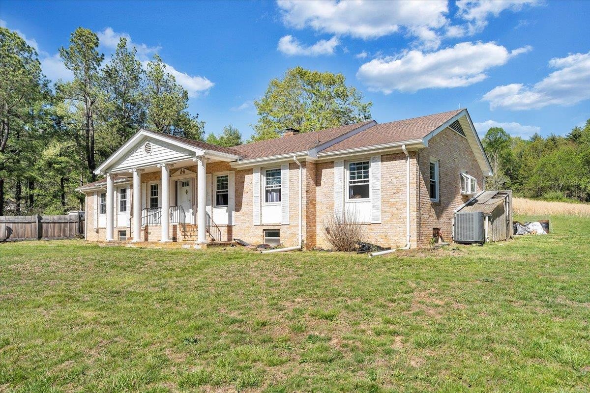 1547 Kings Store Road NE
