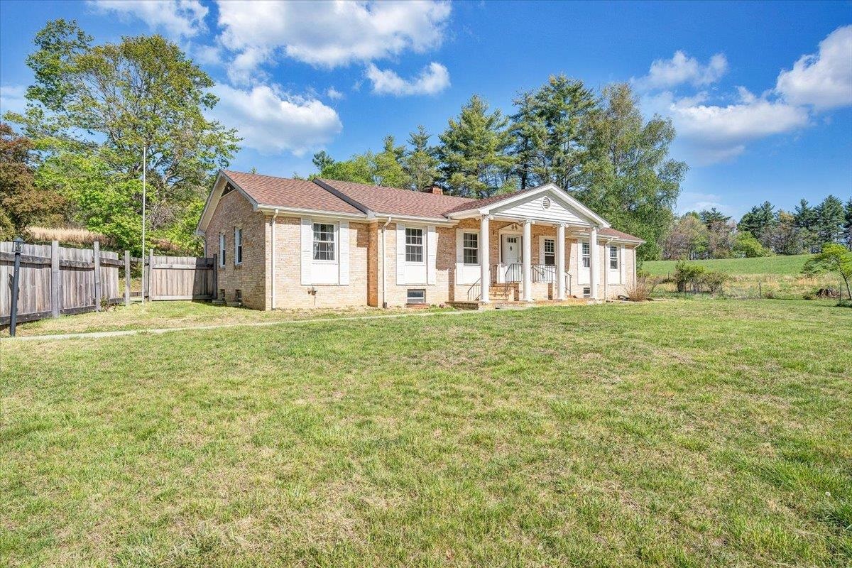1547 Kings Store Road NE