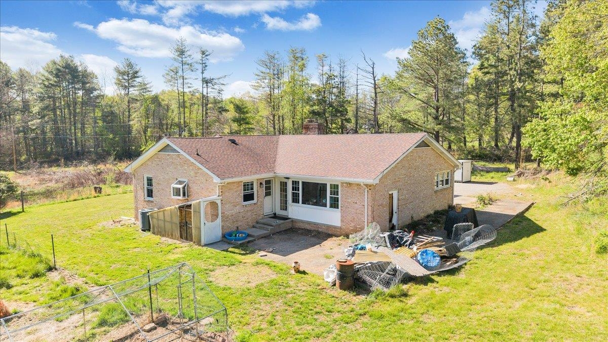 1547 Kings Store Road NE