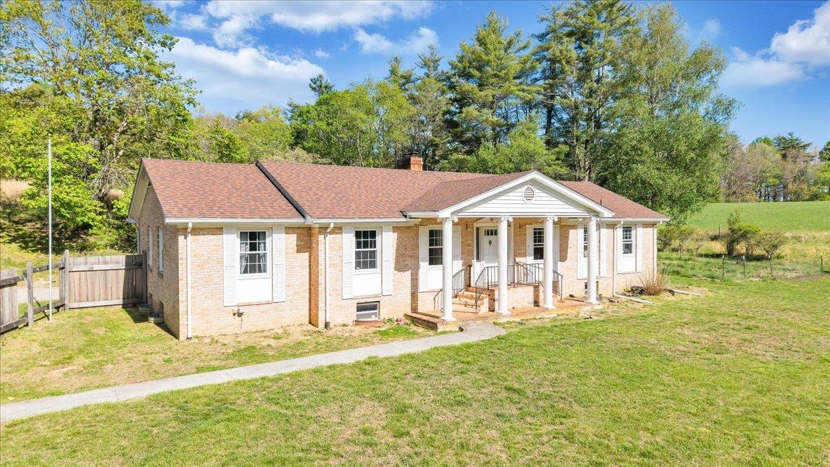 1547 Kings Store Road NE