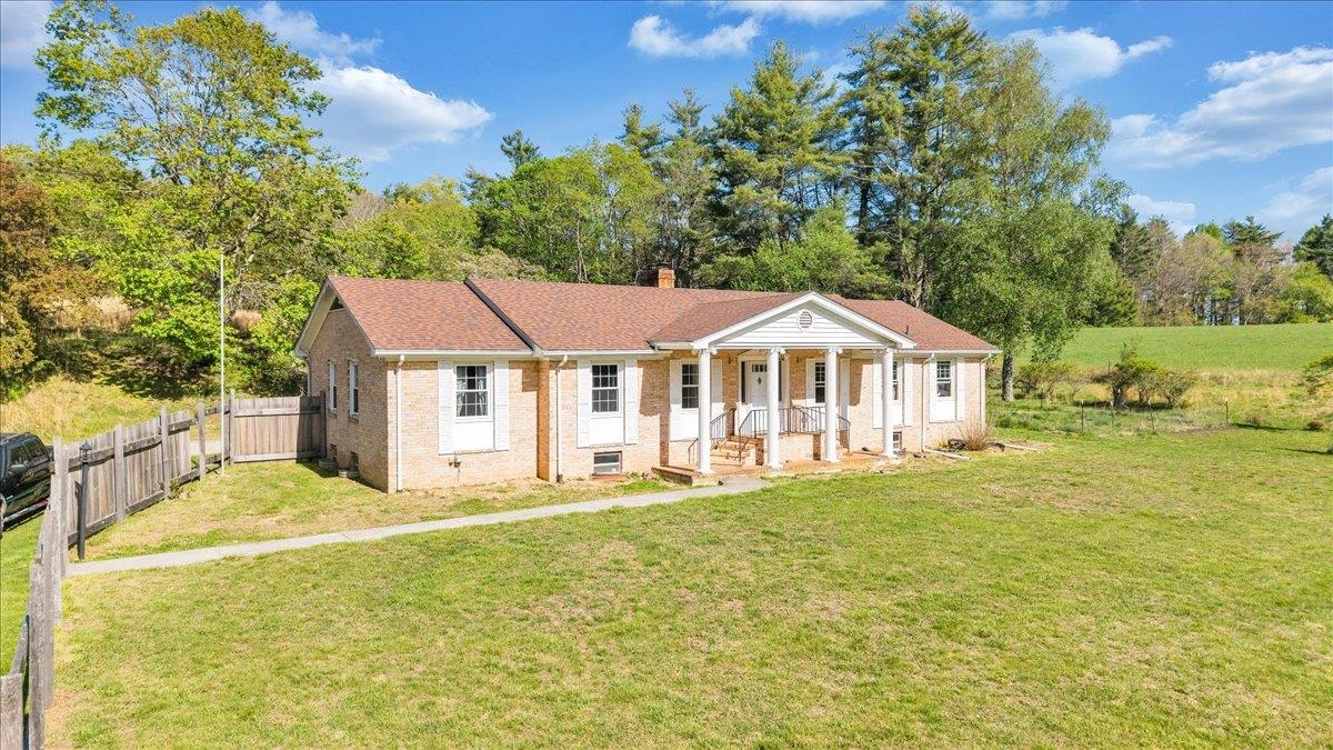 1547 Kings Store Road NE