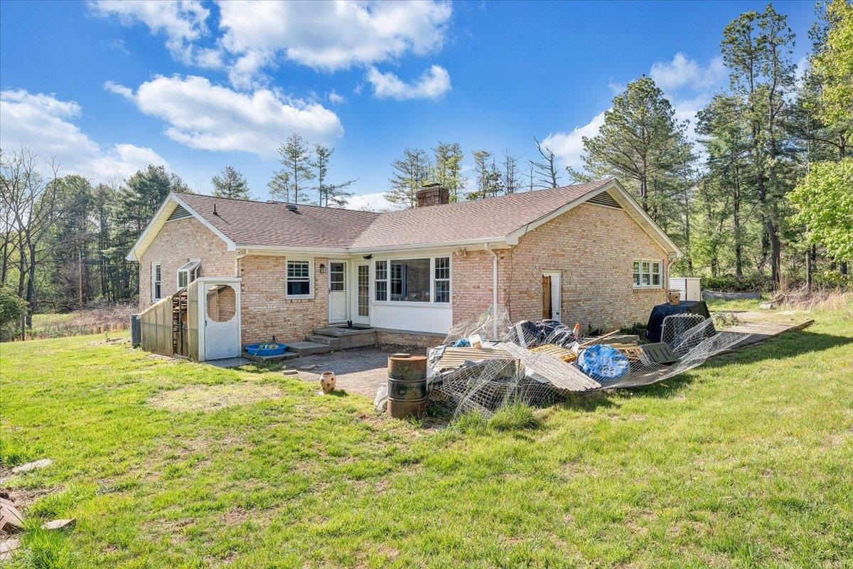 1547 Kings Store Road NE