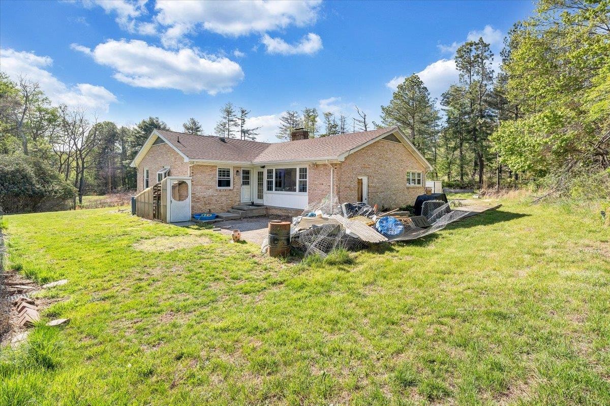 1547 Kings Store Road NE
