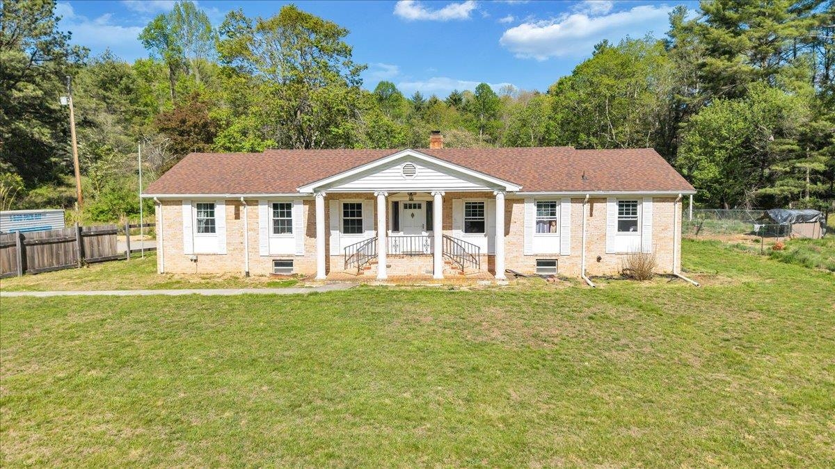 1547 Kings Store Road NE