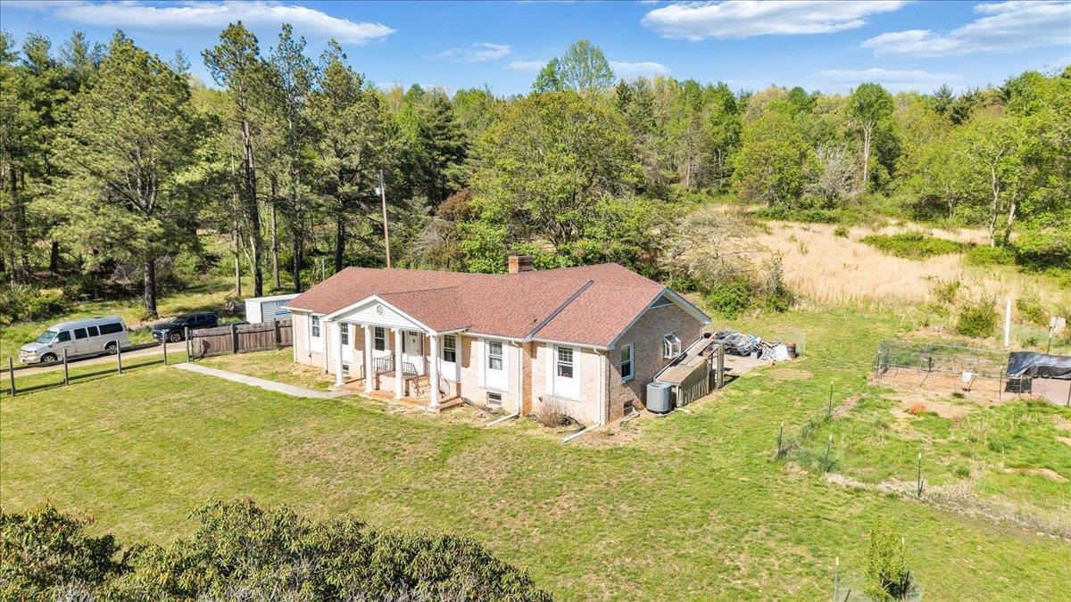 1547 Kings Store Road NE