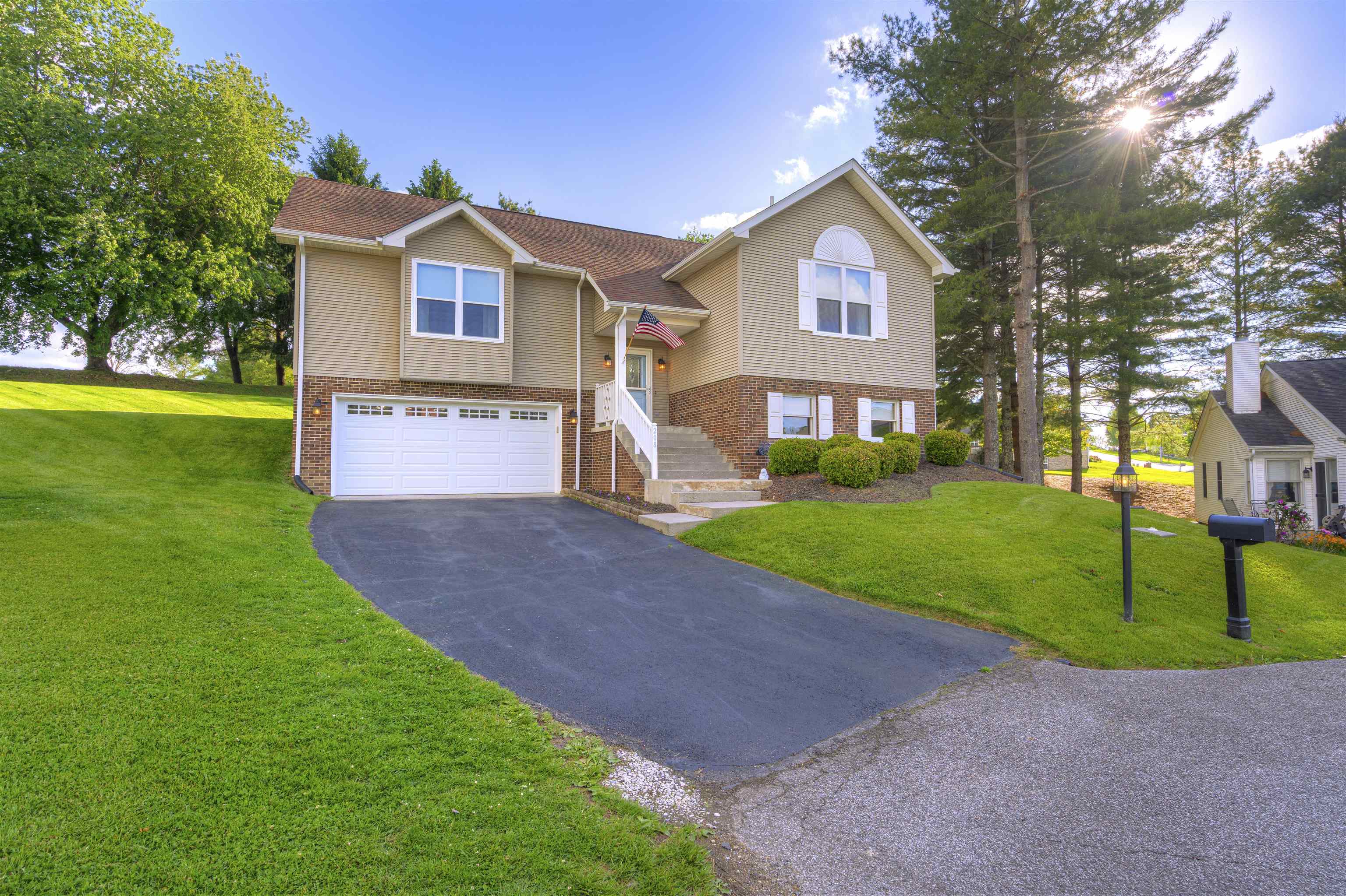208 GLEN VIEW Lane
