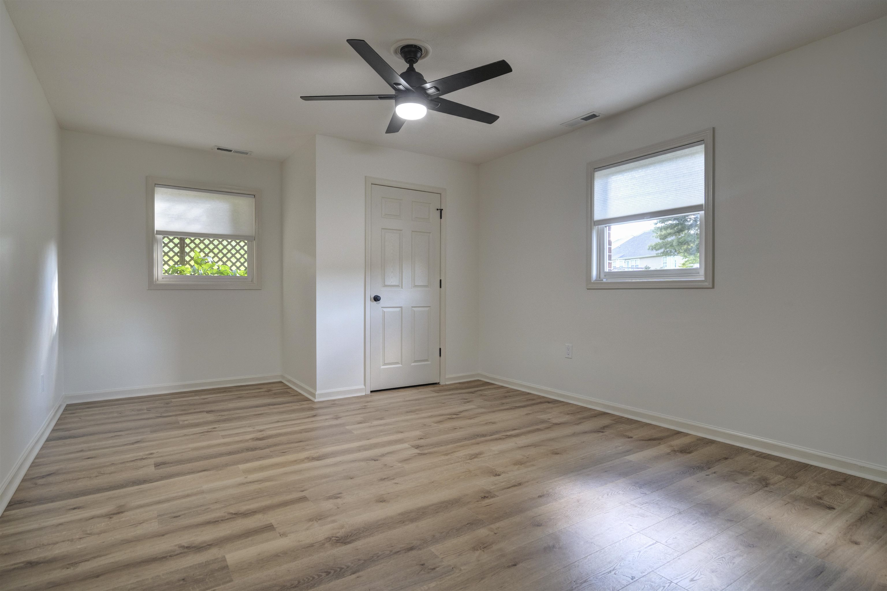 208 GLEN VIEW Lane