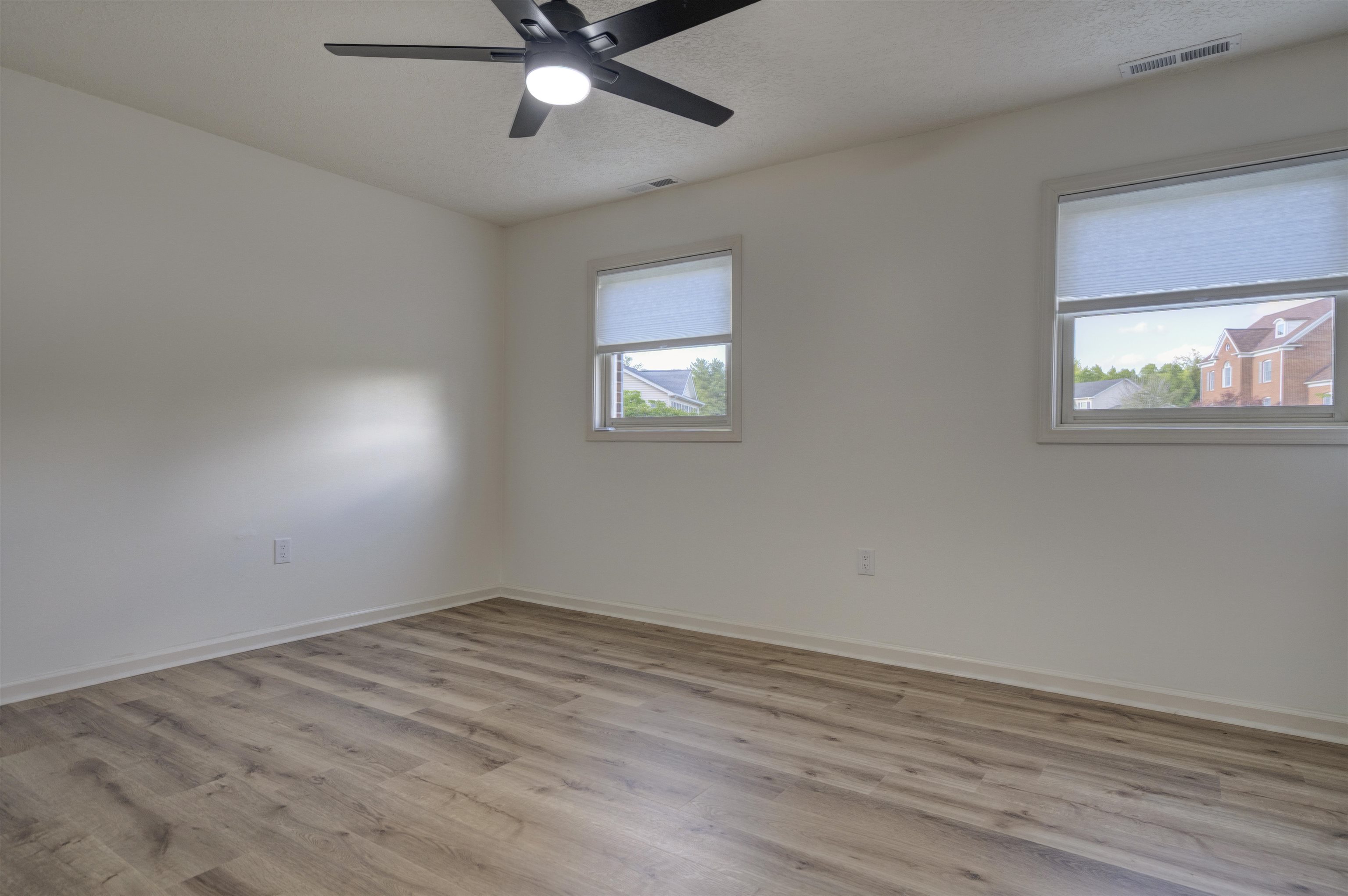 208 GLEN VIEW Lane