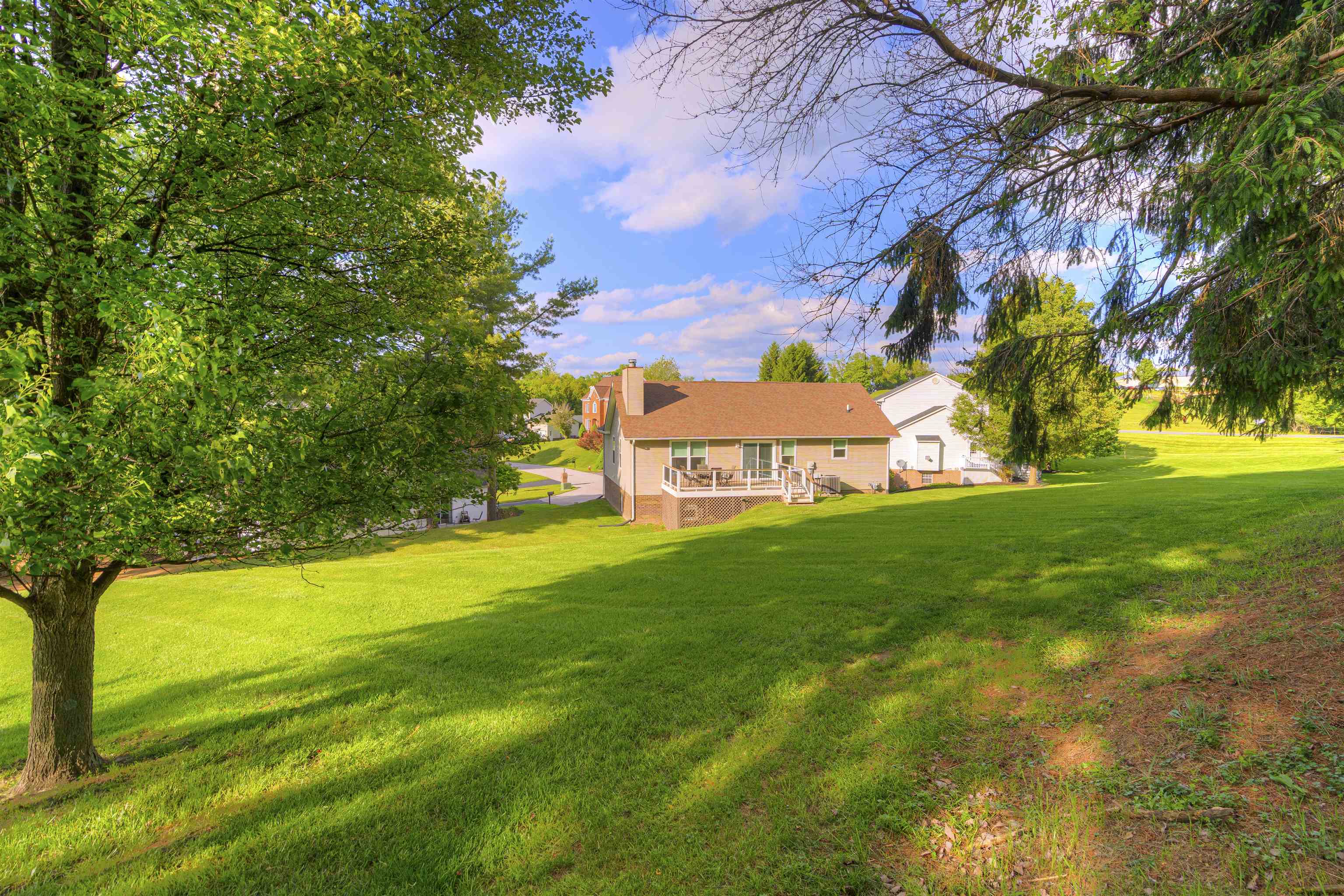 208 GLEN VIEW Lane