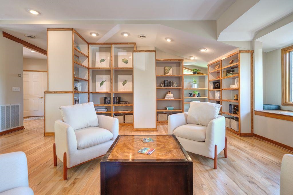 308 SEMINOLE Drive