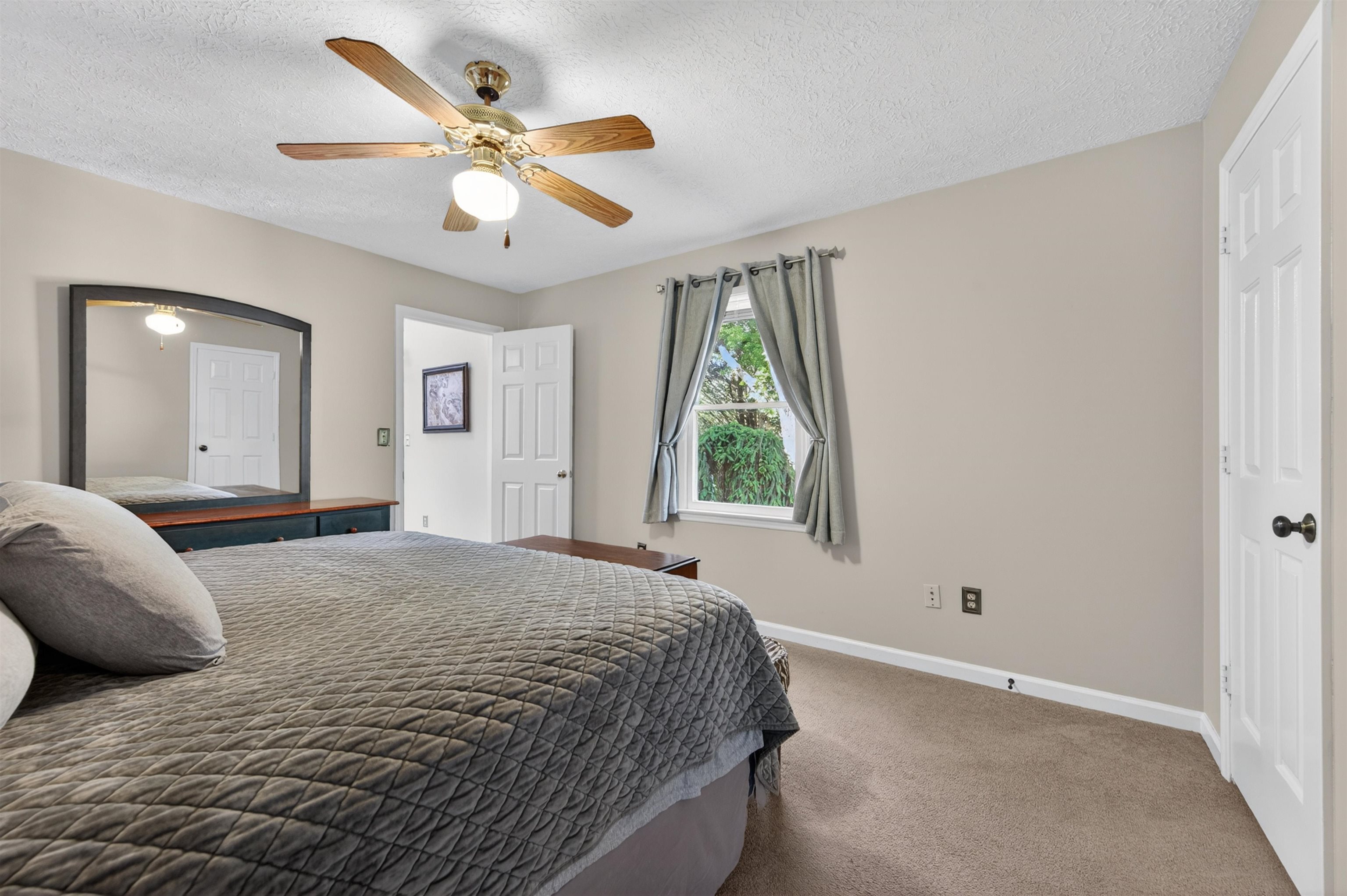 1359 Sandy Circle