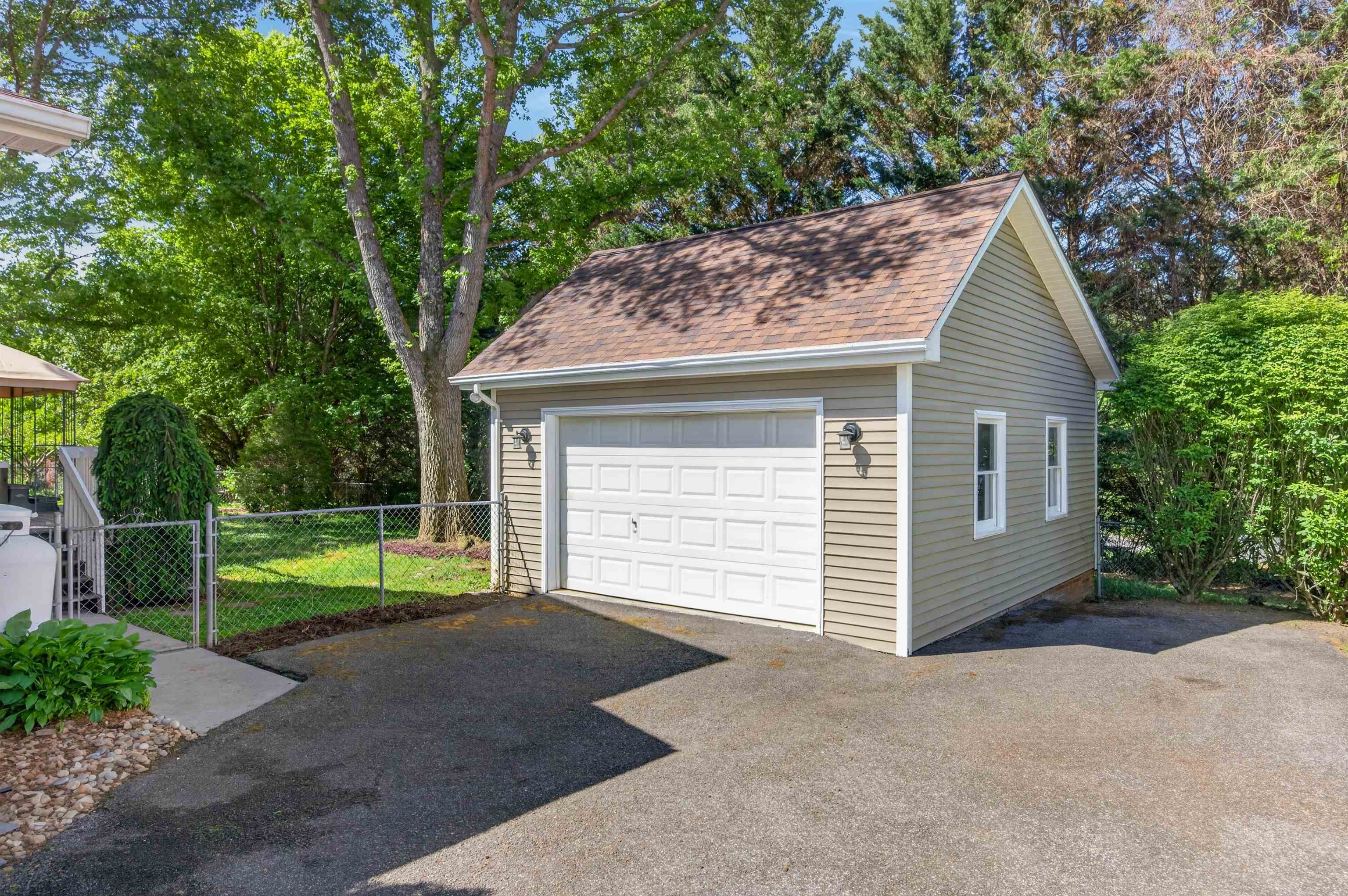 1359 Sandy Circle