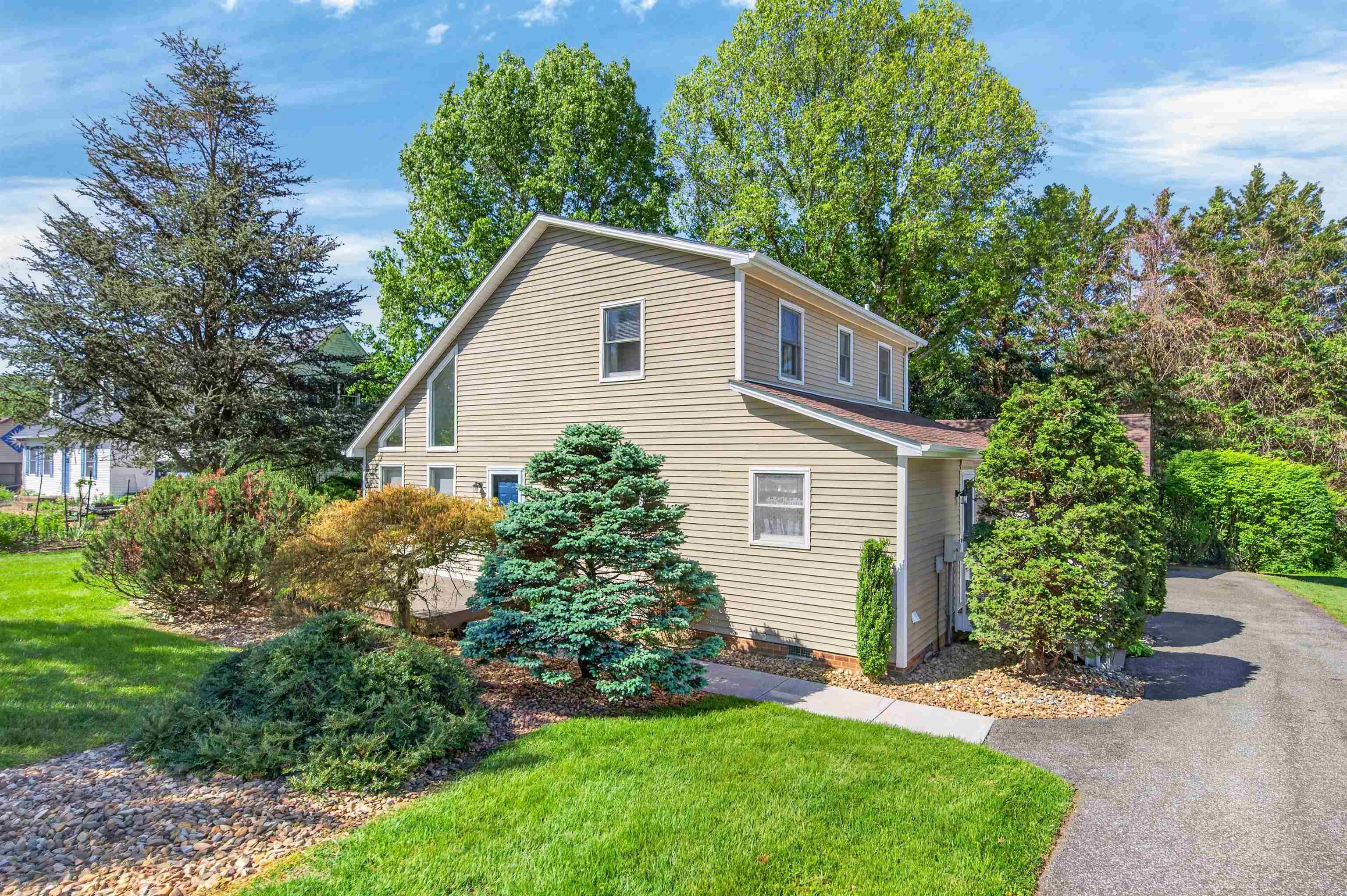 1359 Sandy Circle